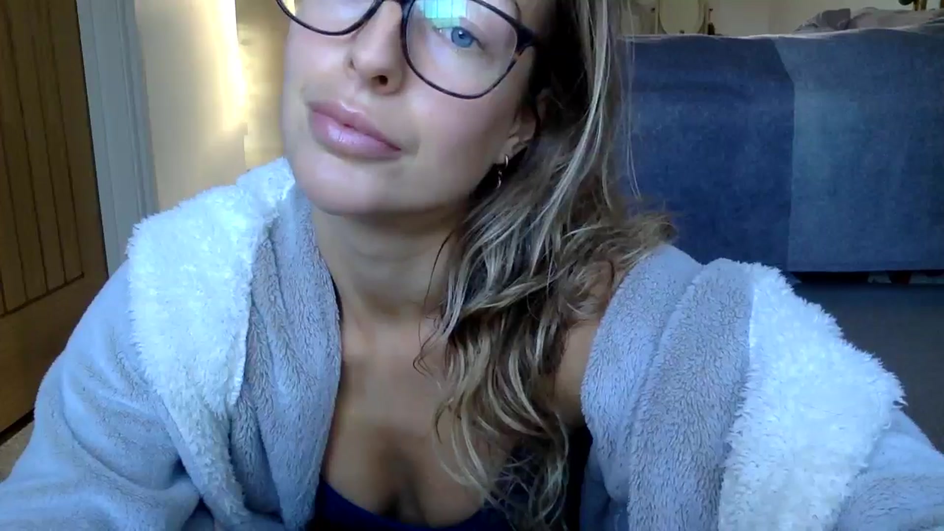Gallery image thumbnail from RaRaaaaxx's myfreecams stream on, 11/25/2024, 14:18 image 6 of 20