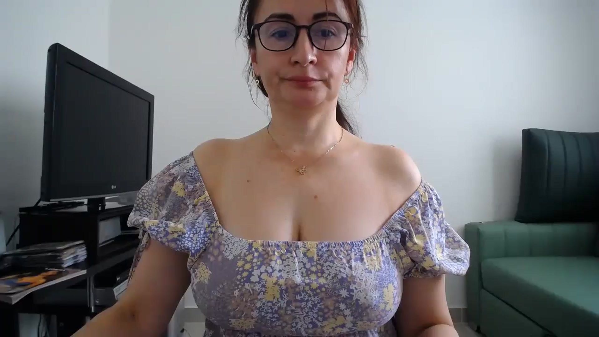 Gallery image thumbnail from Rach_sensual's myfreecams stream on, 08/07/2024, 18:09 image 2 of 20