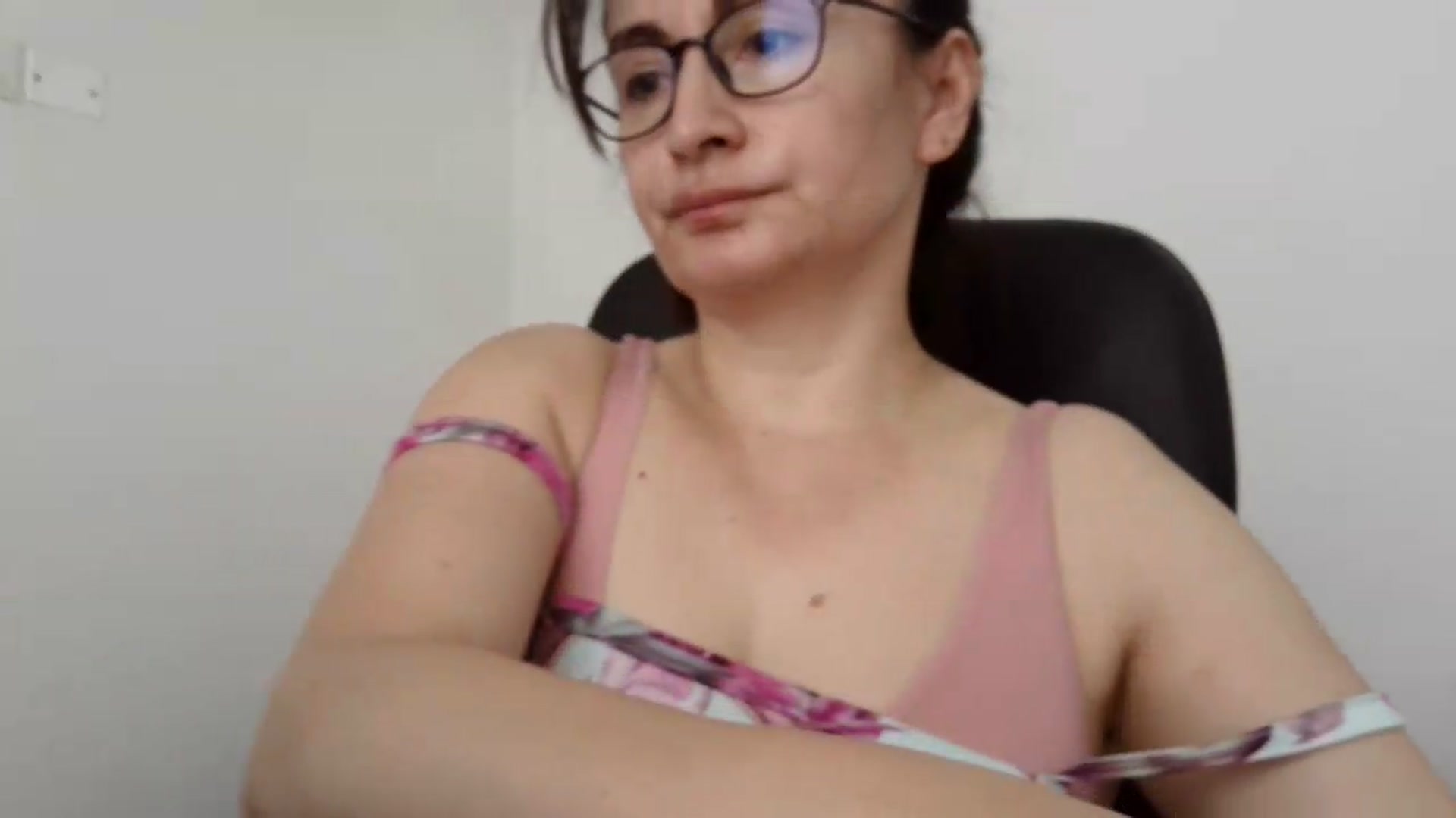 Gallery image thumbnail from Rach_sensual's myfreecams stream on, 05/03/2026, 16:58 image 2 of 20