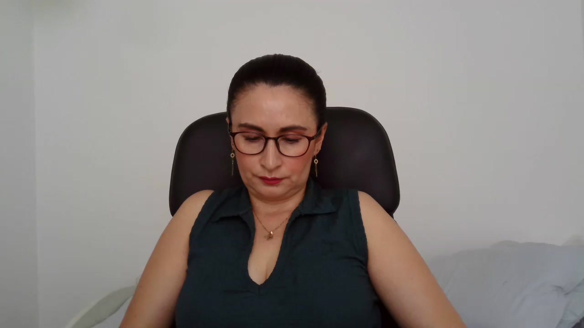 Gallery image thumbnail from Rach_sensual's myfreecams stream on, 07/16/2026, 20:27 image 5 of 20