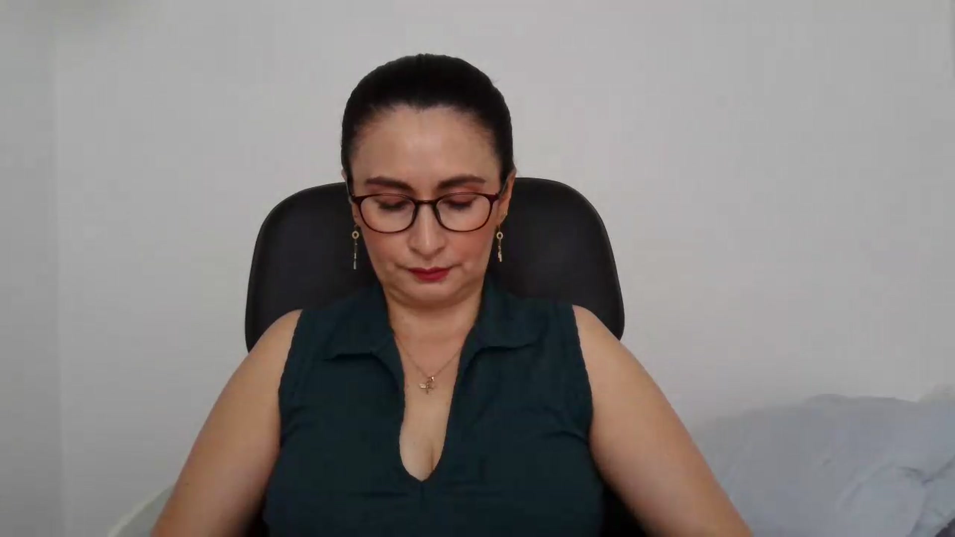 Gallery image thumbnail from Rach_sensual's myfreecams stream on, 07/16/2026, 20:27 image 3 of 20