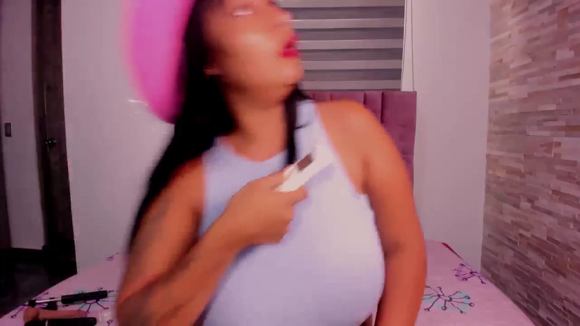 Gallery image thumbnail from Racheel_boobs's myfreecams stream on, 06/26/2024, 15:42 image 16 of 20