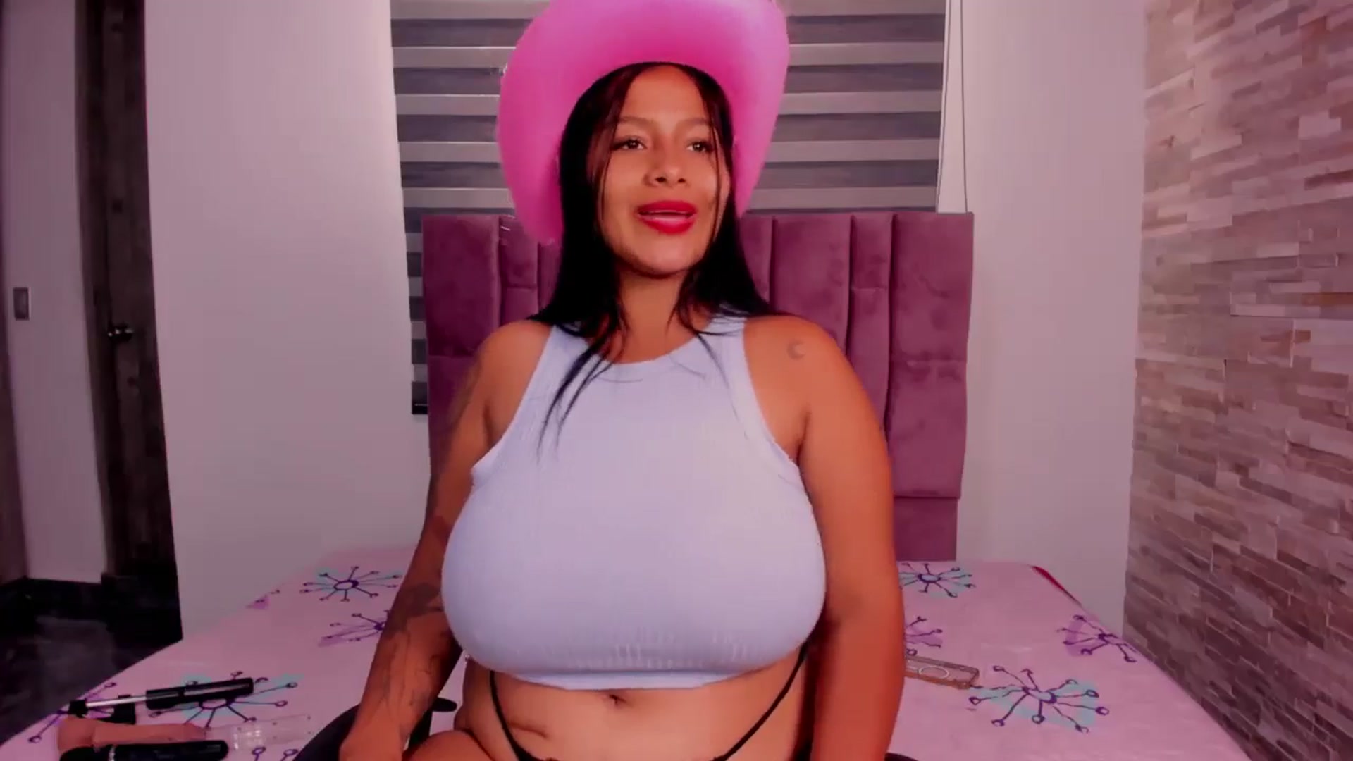 Gallery image thumbnail from Racheel_boobs's myfreecams stream on, 06/26/2024, 15:42 image 15 of 20