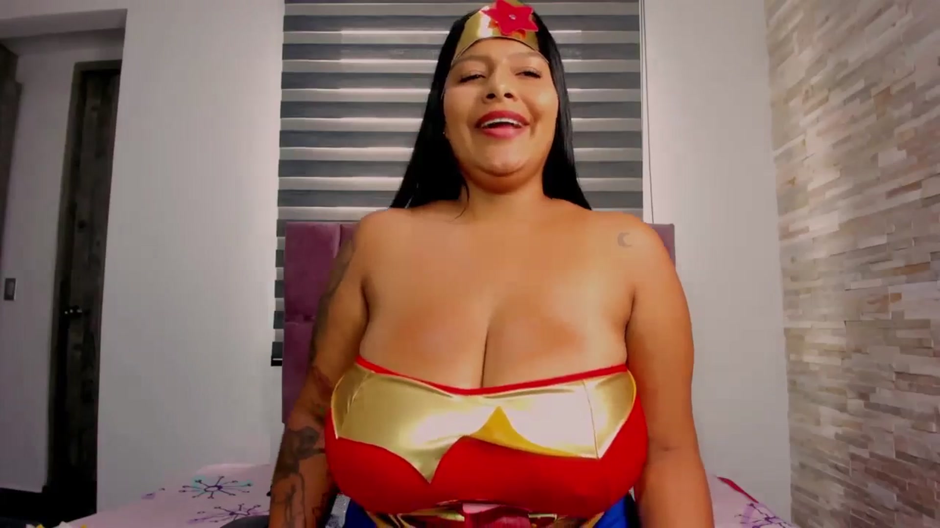Gallery image thumbnail from Racheel_boobs's myfreecams stream on, 06/28/2024, 16:32 image 7 of 20