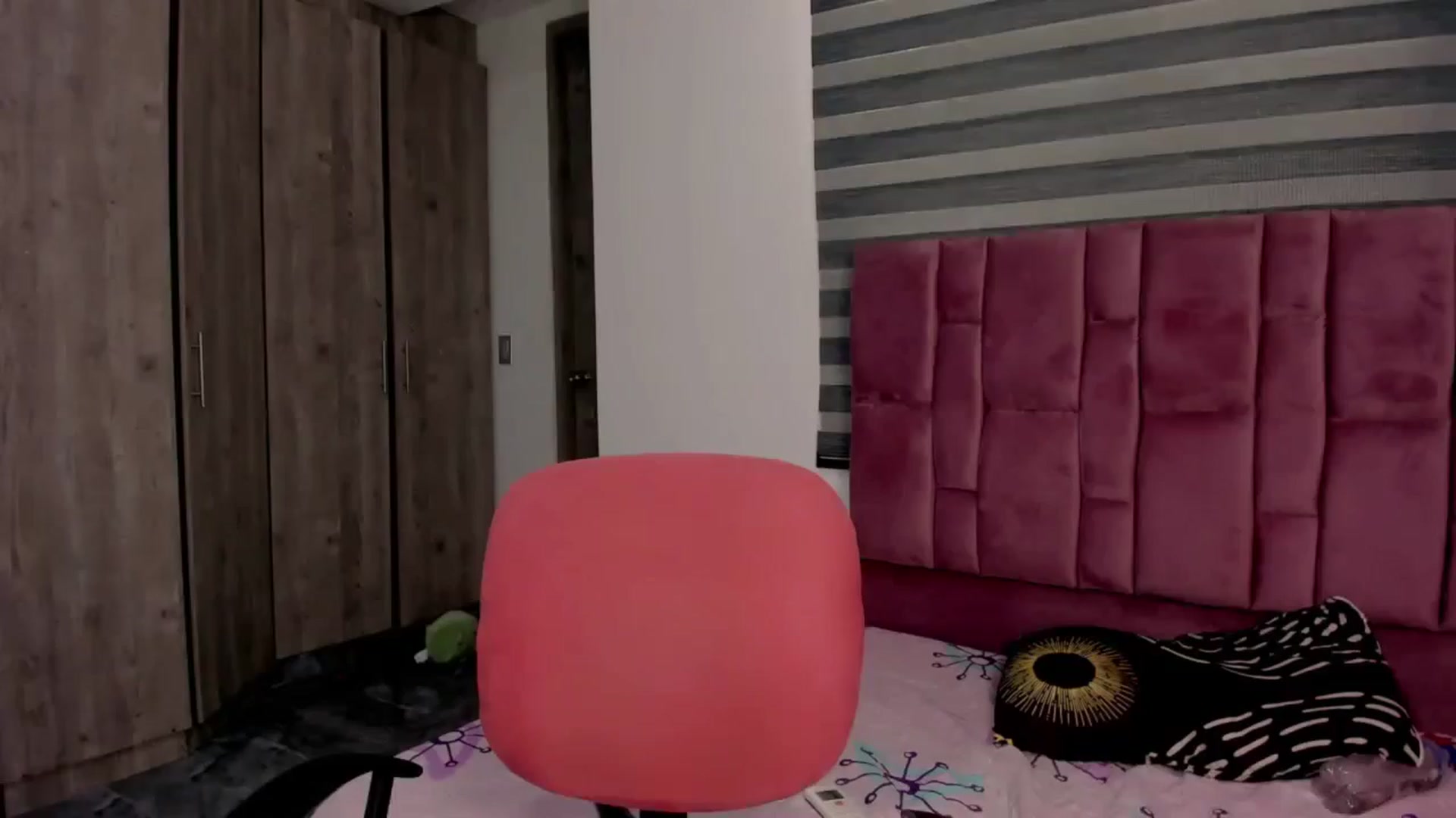 Gallery image thumbnail from Racheel_boobs's myfreecams stream on, 06/29/2024, 14:12 image 9 of 20