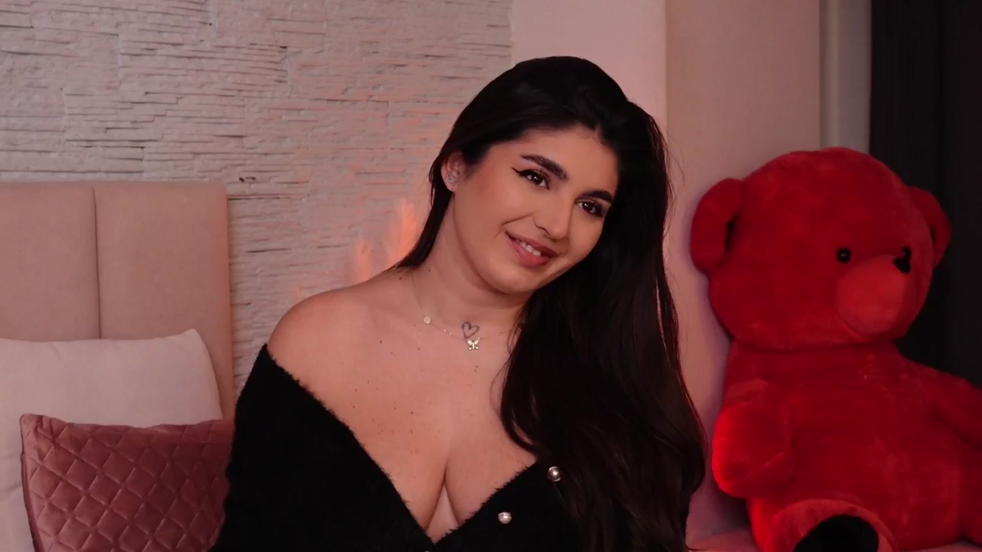 Gallery image thumbnail from RachelS's myfreecams stream on, 12/17/2024, 11:01 image 7 of 20