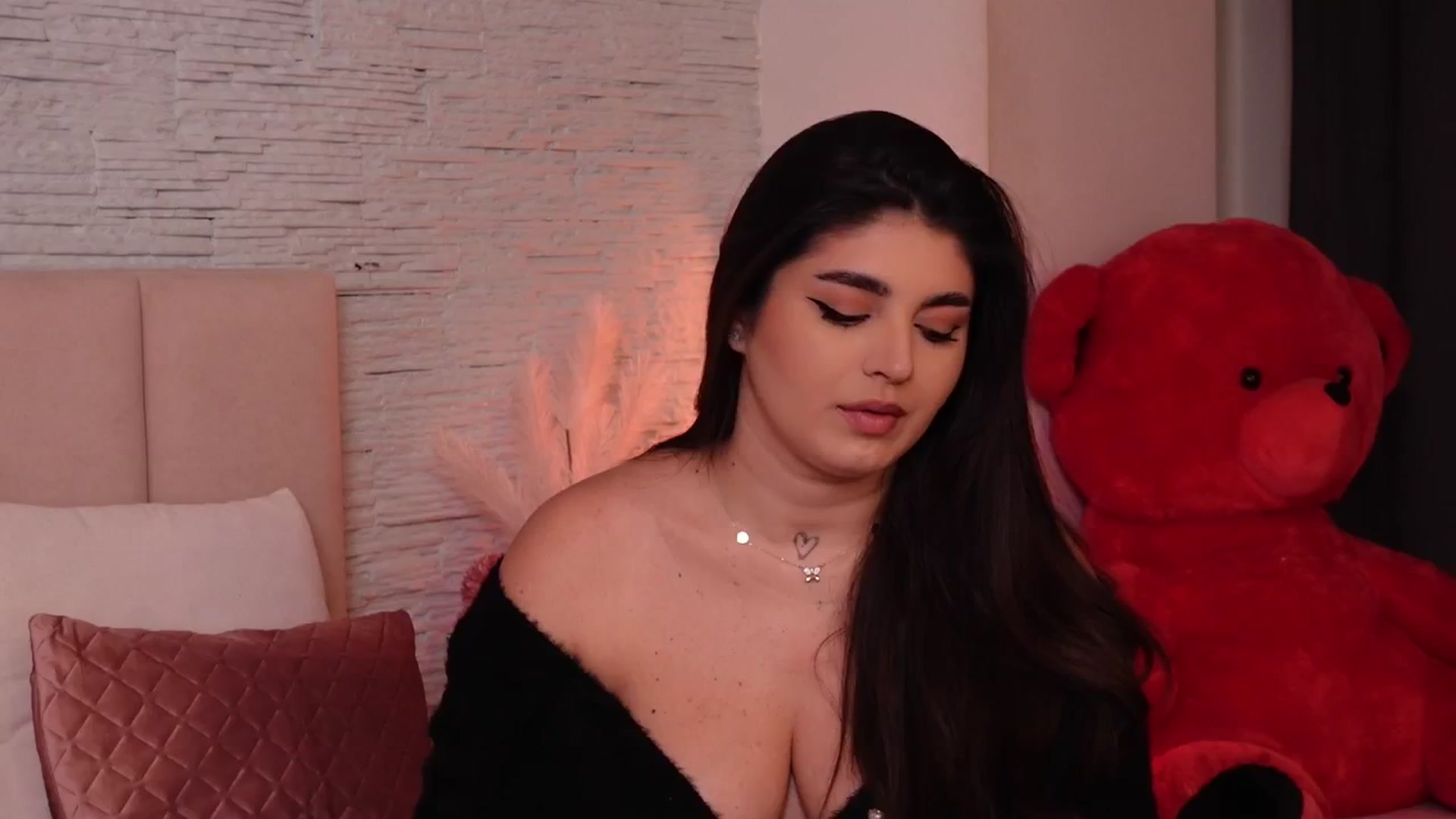 Gallery image thumbnail from RachelS's myfreecams stream on, 12/17/2024, 11:01 image 10 of 20