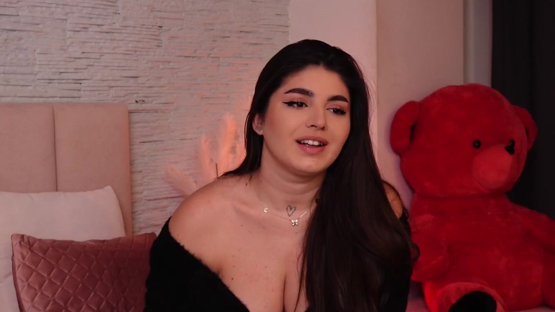 Gallery image thumbnail from RachelS's myfreecams stream on, 12/17/2024, 11:01 image 9 of 20
