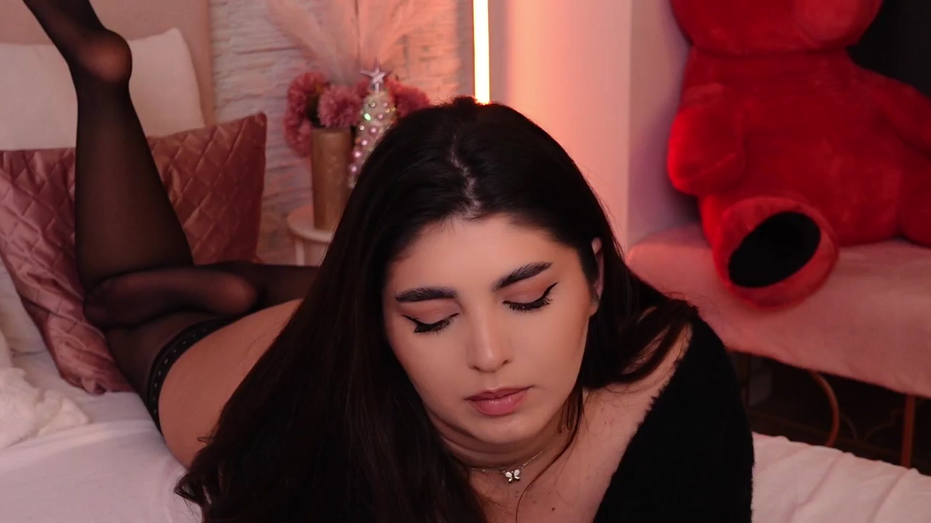 Gallery image thumbnail from RachelS's myfreecams stream on, 12/17/2024, 11:01 image 18 of 20