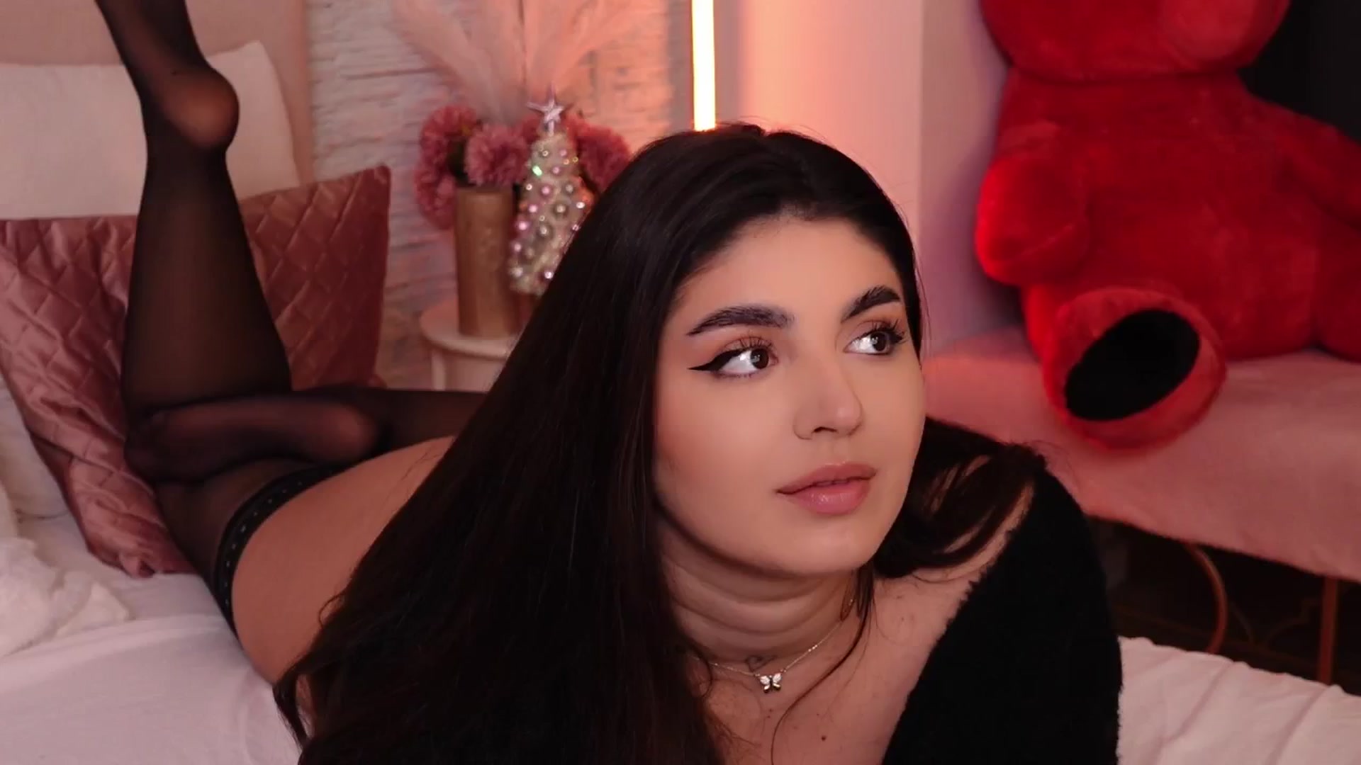 Gallery image thumbnail from RachelS's myfreecams stream on, 12/17/2024, 11:01 image 19 of 20