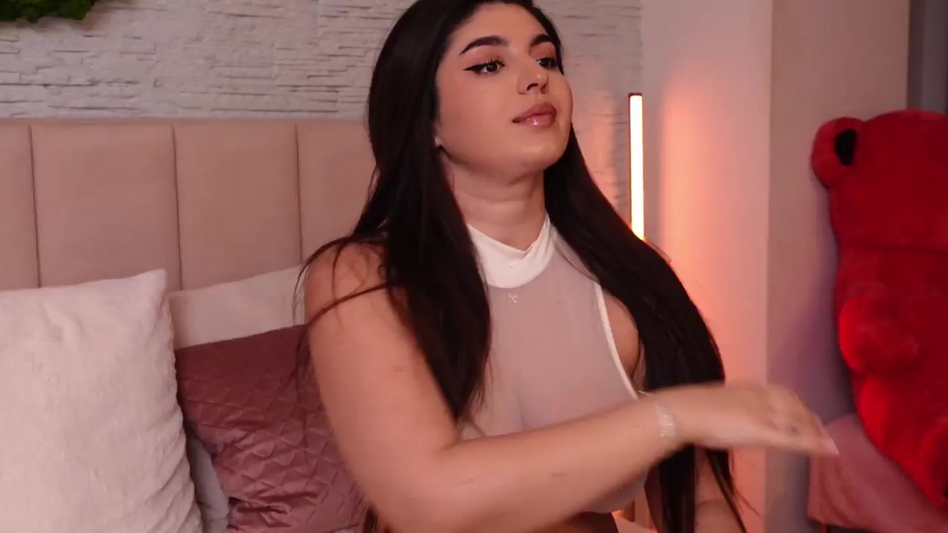 Gallery image thumbnail from RachelS's myfreecams stream on, 12/27/2024, 15:34 image 14 of 20