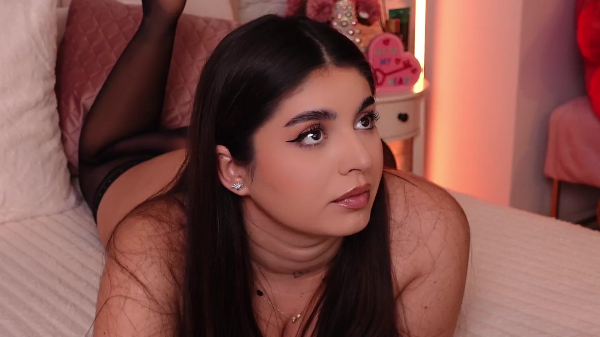 Gallery image thumbnail from RachelS's myfreecams stream on, 12/28/2024, 11:42 image 16 of 20