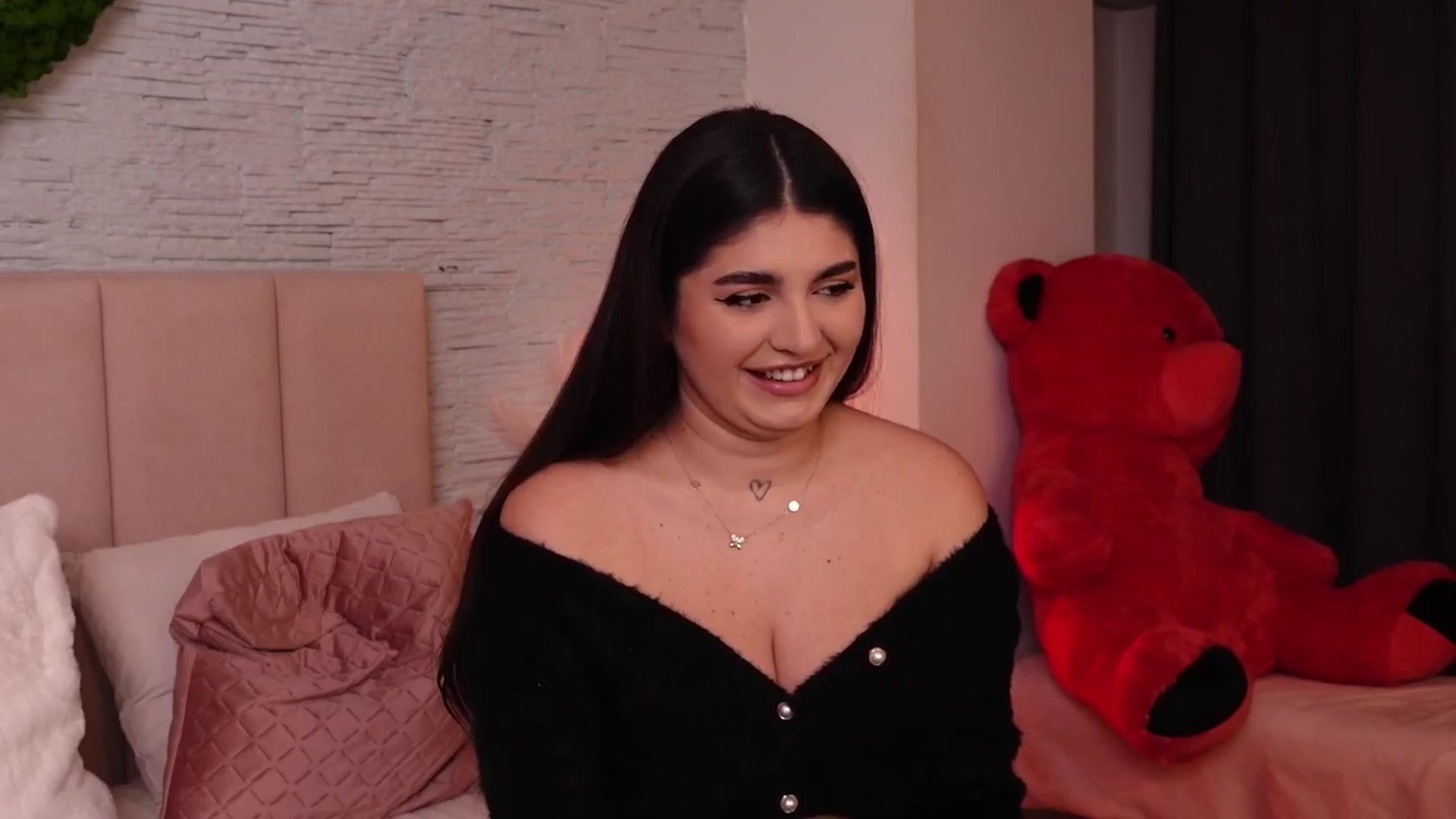 Gallery image thumbnail from RachelS's myfreecams stream on, 12/28/2024, 15:08 image 3 of 20