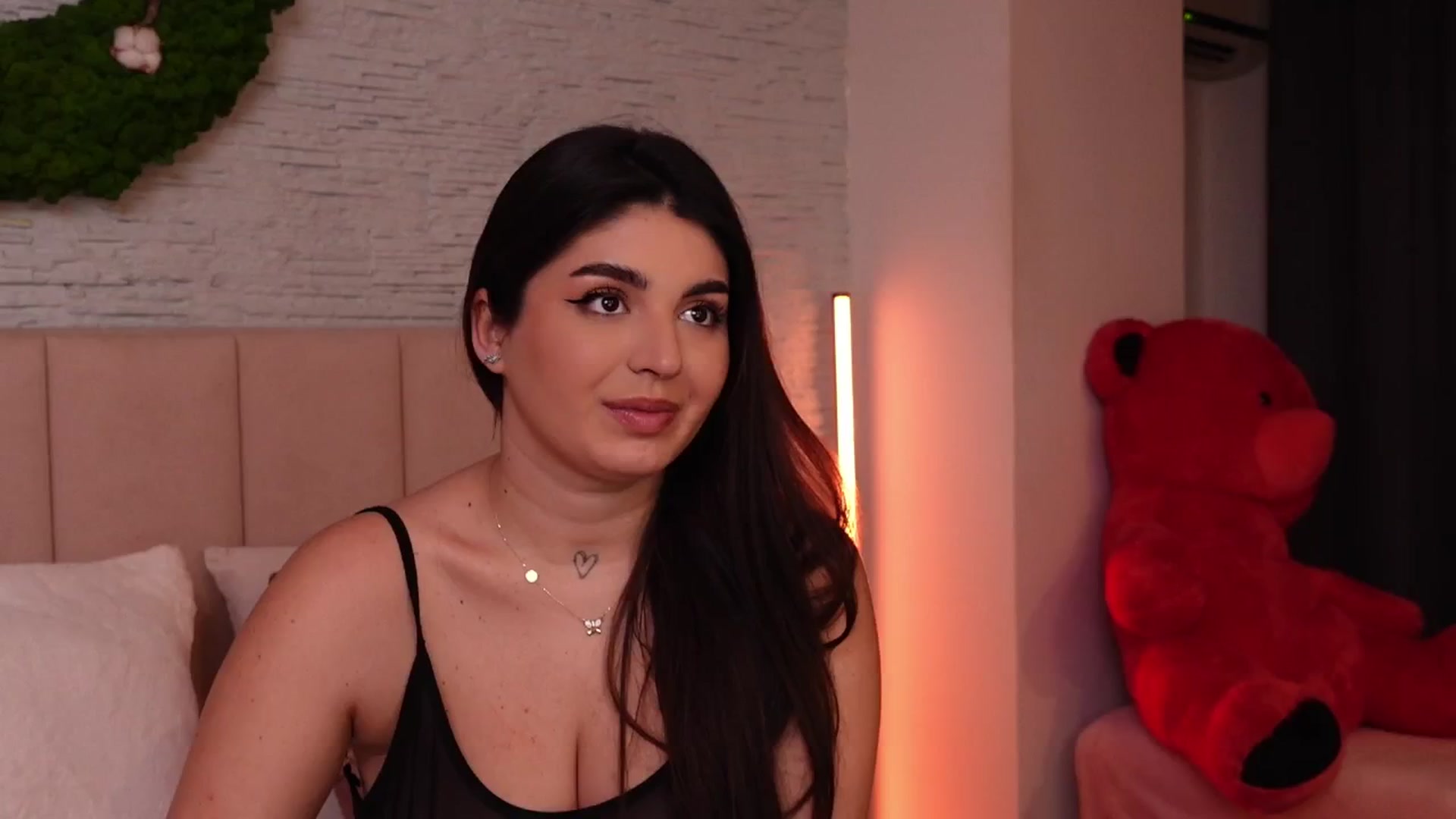 Gallery image thumbnail from RachelS's myfreecams stream on, 12/29/2024, 13:13 image 10 of 20