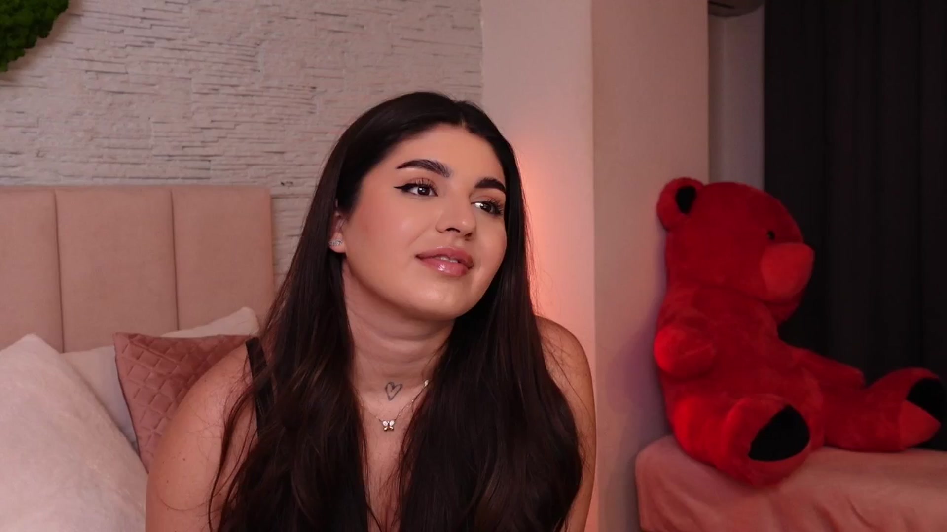 Gallery image thumbnail from RachelS's myfreecams stream on, 01/02/2025, 13:30 image 18 of 20