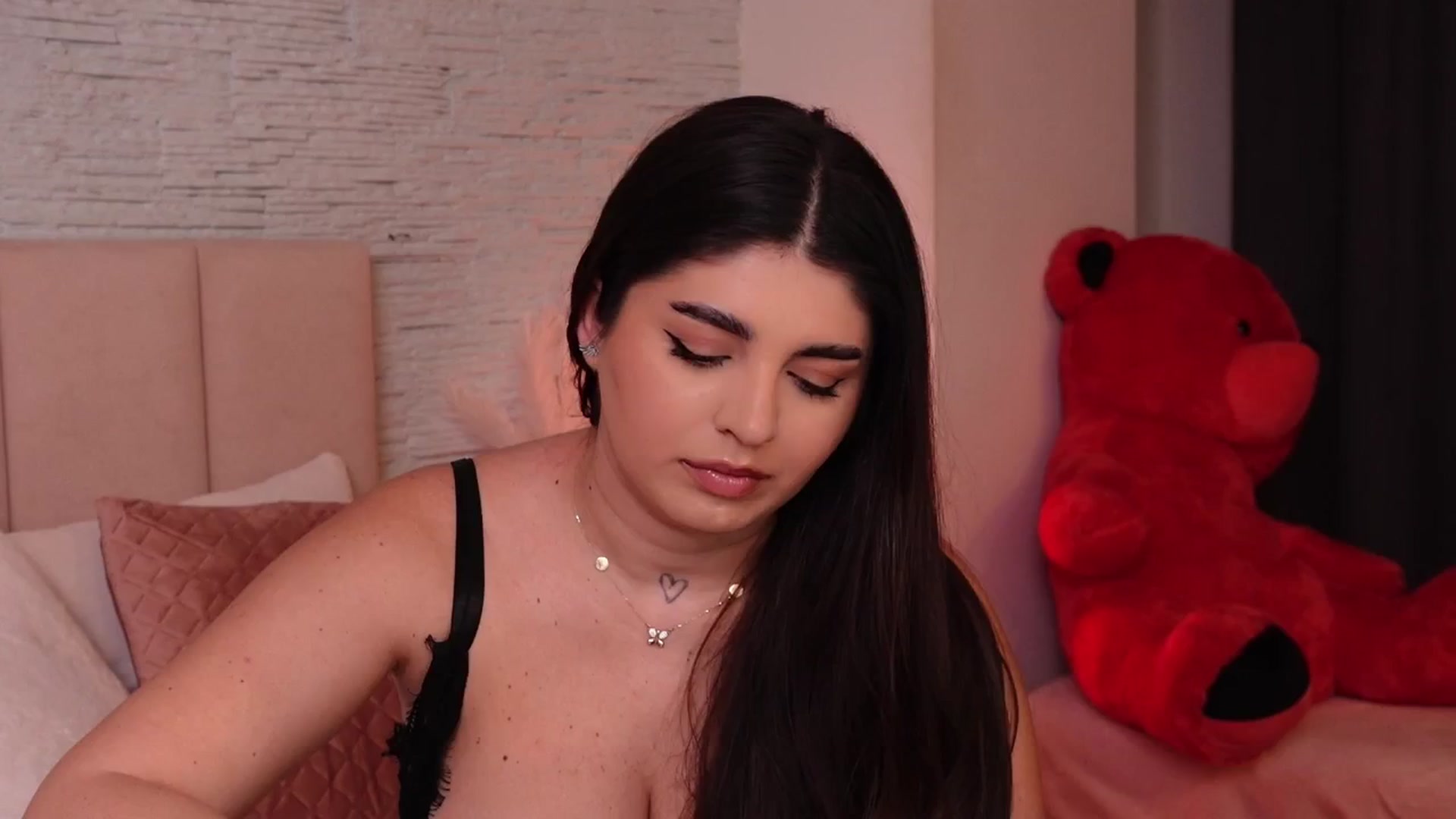 Gallery image thumbnail from RachelS's myfreecams stream on, 01/02/2025, 13:30 image 19 of 20