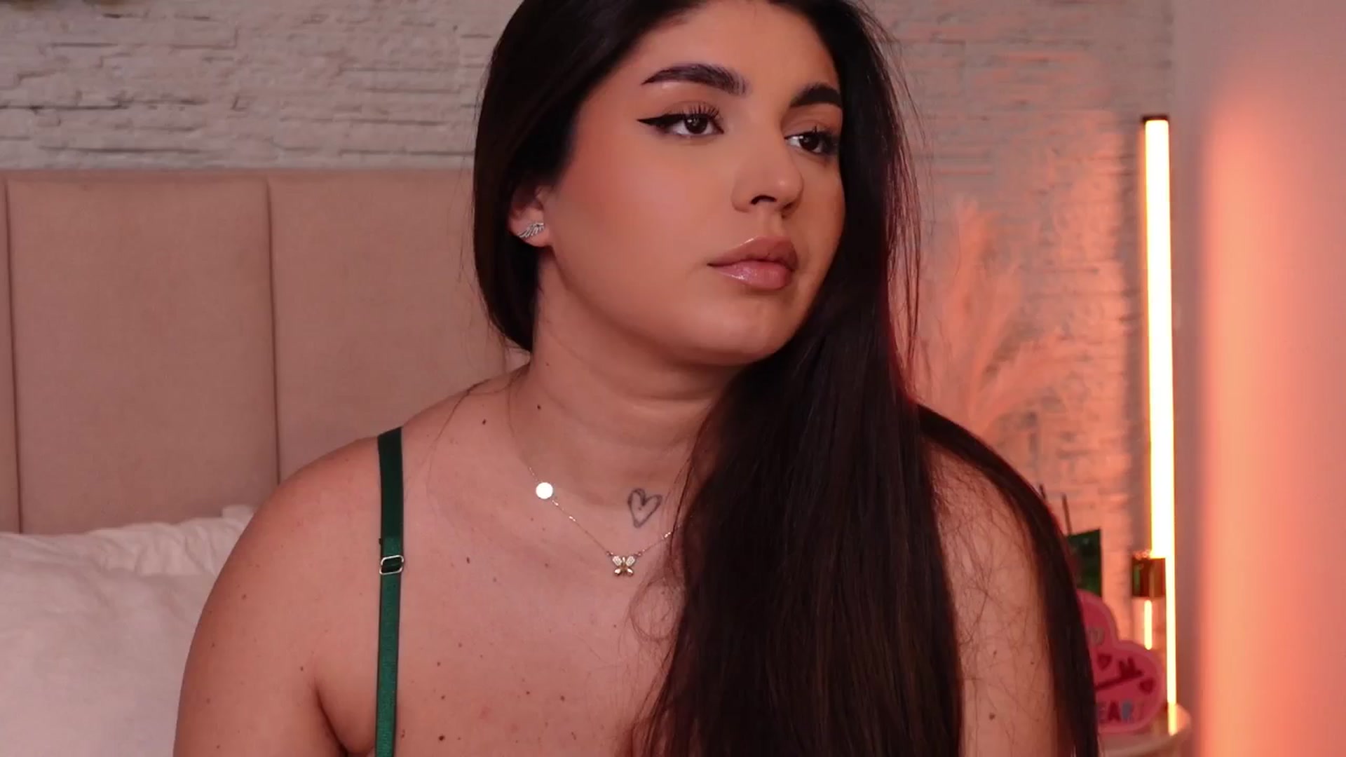 Gallery image thumbnail from RachelS's myfreecams stream on, 01/03/2025, 12:44 image 16 of 20