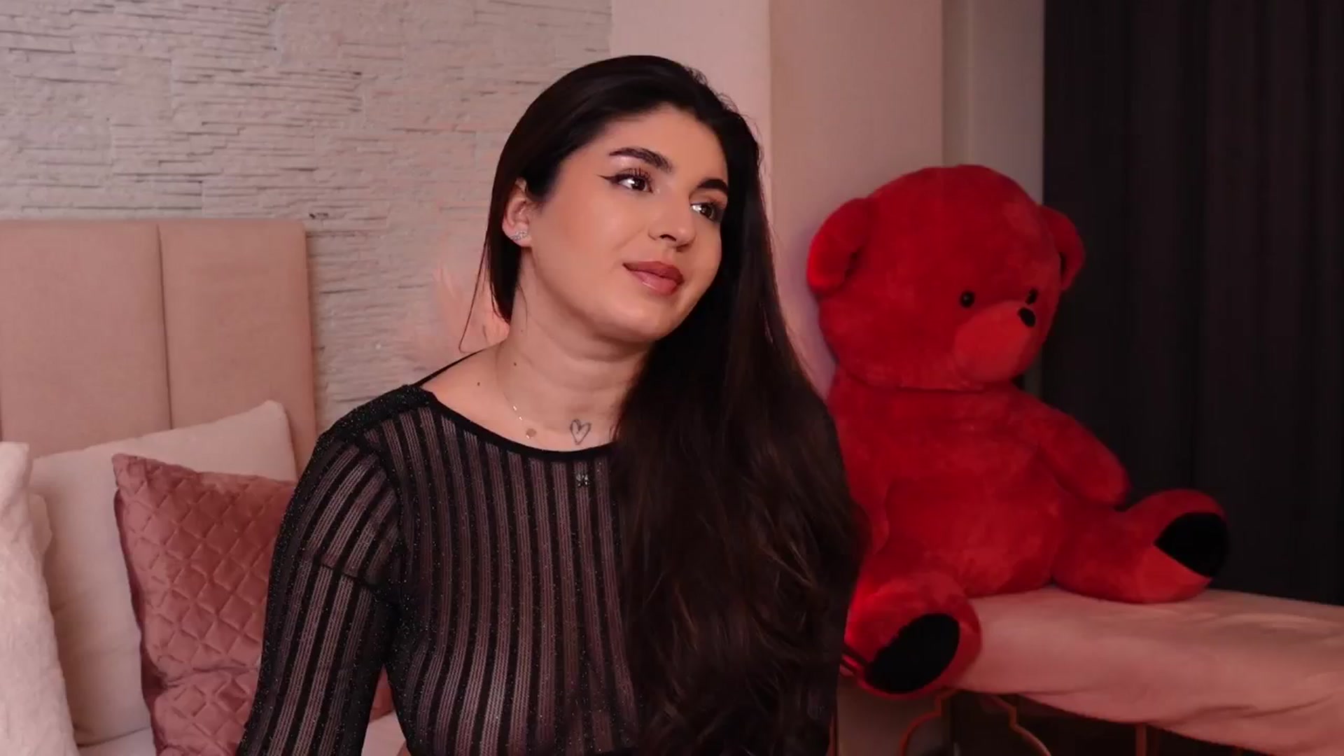 Gallery image thumbnail from RachelS's myfreecams stream on, 01/10/2025, 11:25 image 20 of 20