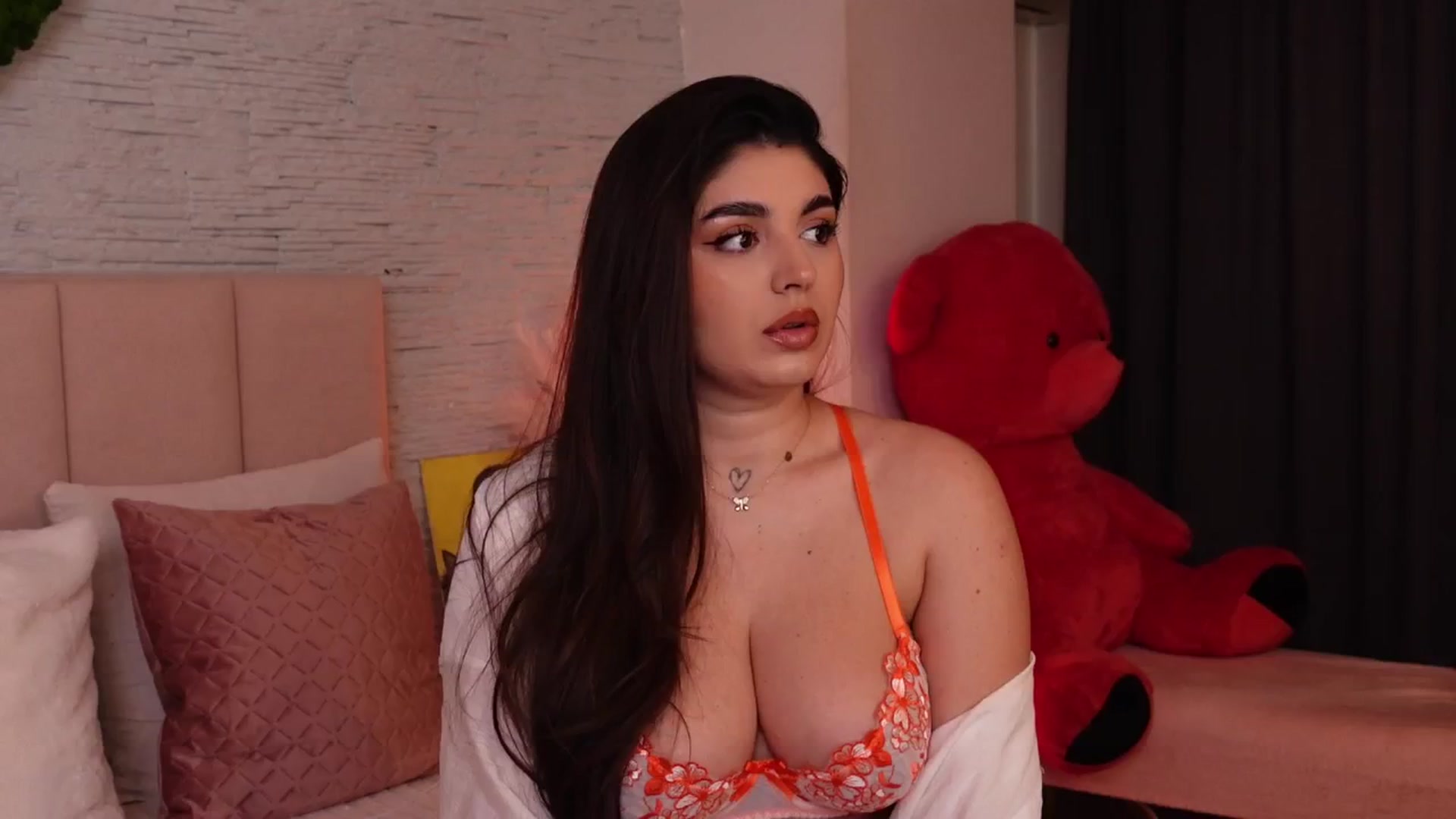 Gallery image thumbnail from RachelS's myfreecams stream on, 01/18/2025, 09:28 image 2 of 20