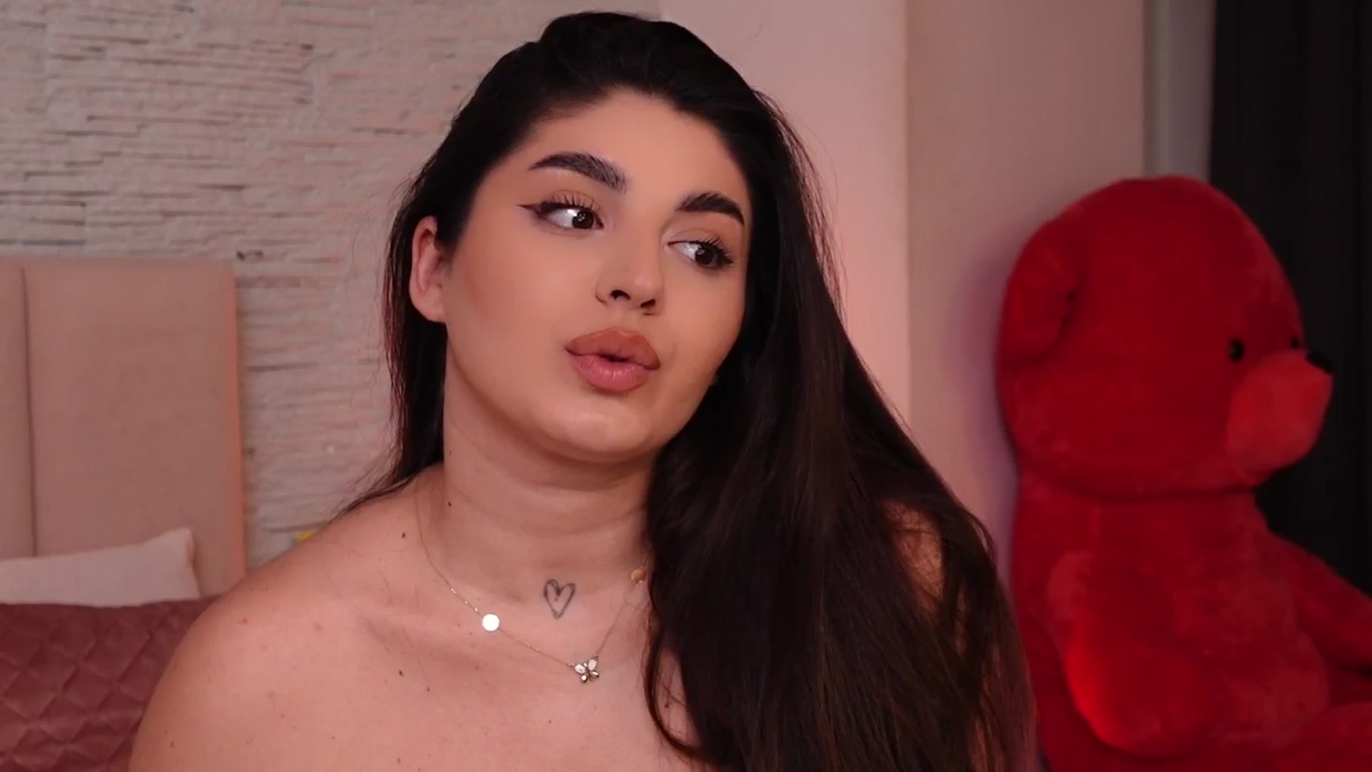 Gallery image thumbnail from RachelS's myfreecams stream on, 01/22/2025, 11:57 image 16 of 20