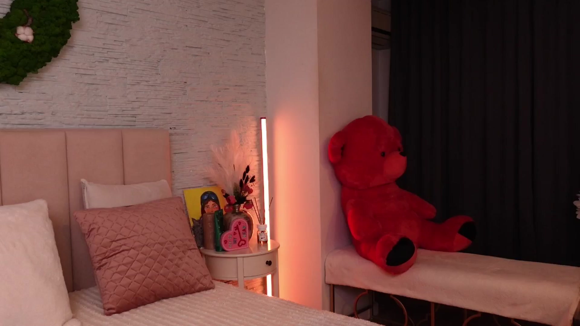 Gallery image thumbnail from RachelS's myfreecams stream on, 01/23/2025, 08:02 image 3 of 20
