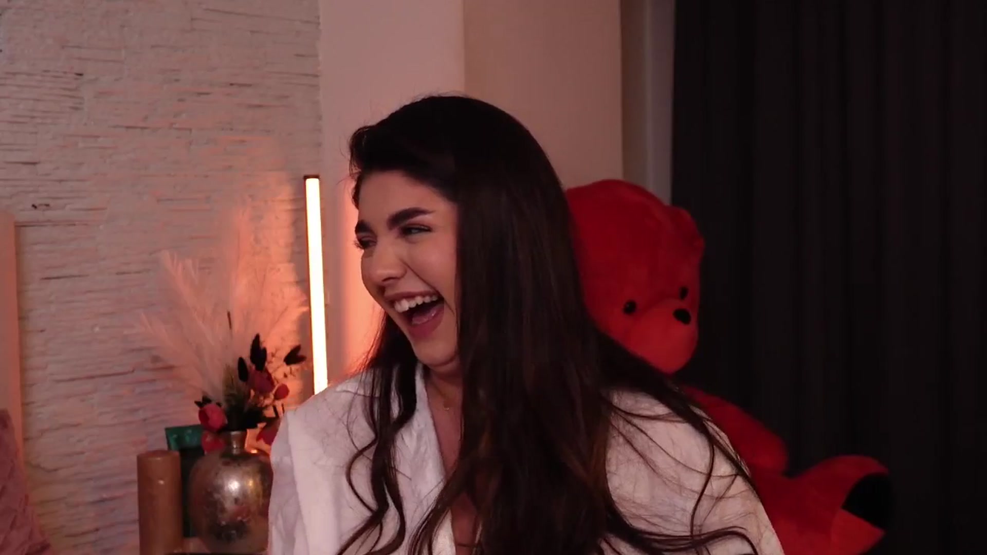 Gallery image thumbnail from RachelS's myfreecams stream on, 02/02/2025, 13:37 image 9 of 20