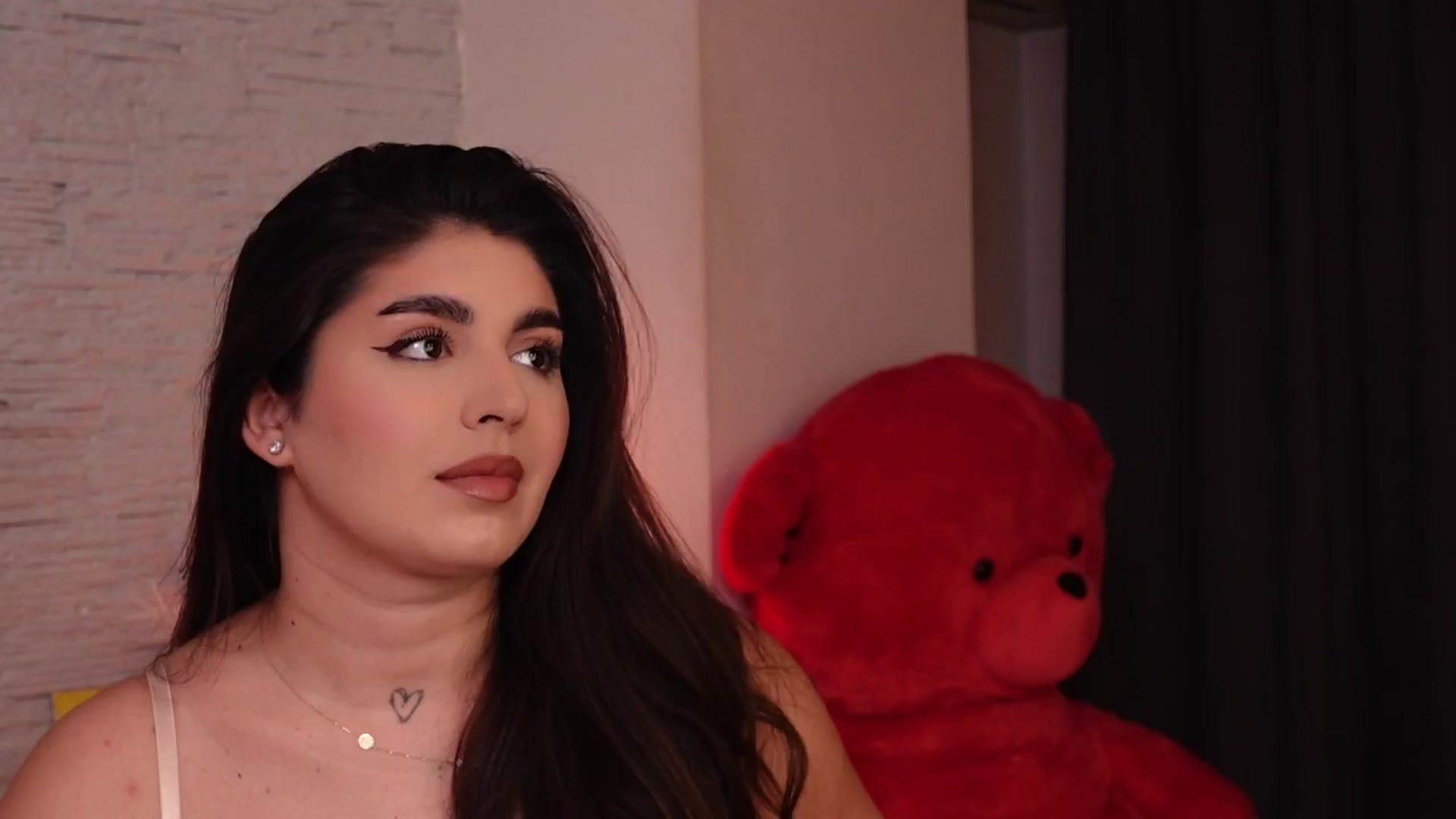 Gallery image thumbnail from RachelS's myfreecams stream on, 02/03/2025, 07:37 image 8 of 20