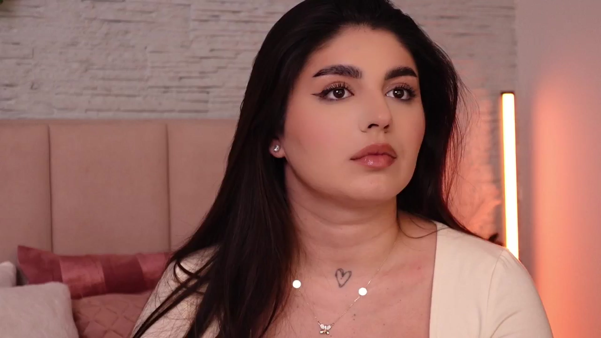 Gallery image thumbnail from RachelS's myfreecams stream on, 02/03/2025, 15:05 image 2 of 20