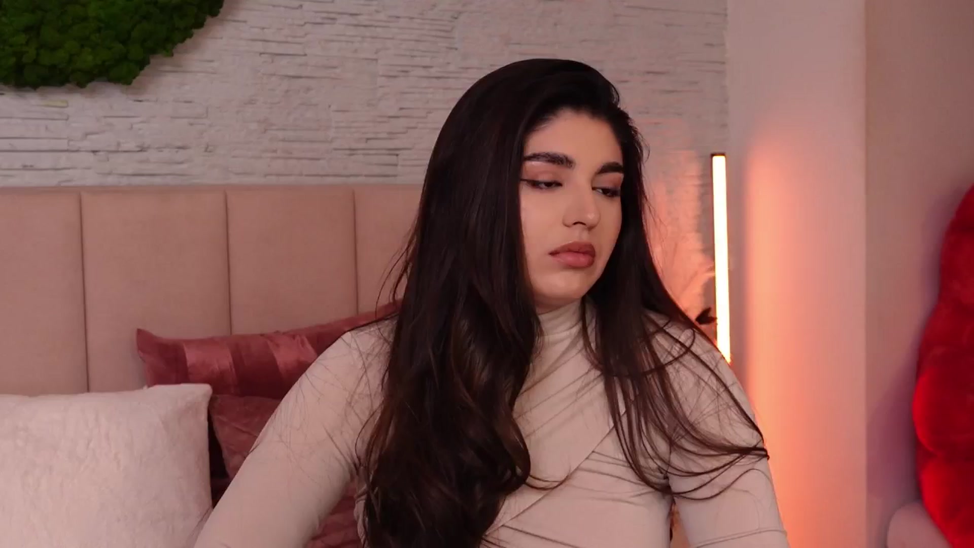 Gallery image thumbnail from RachelS's myfreecams stream on, 02/05/2025, 08:55 image 17 of 20