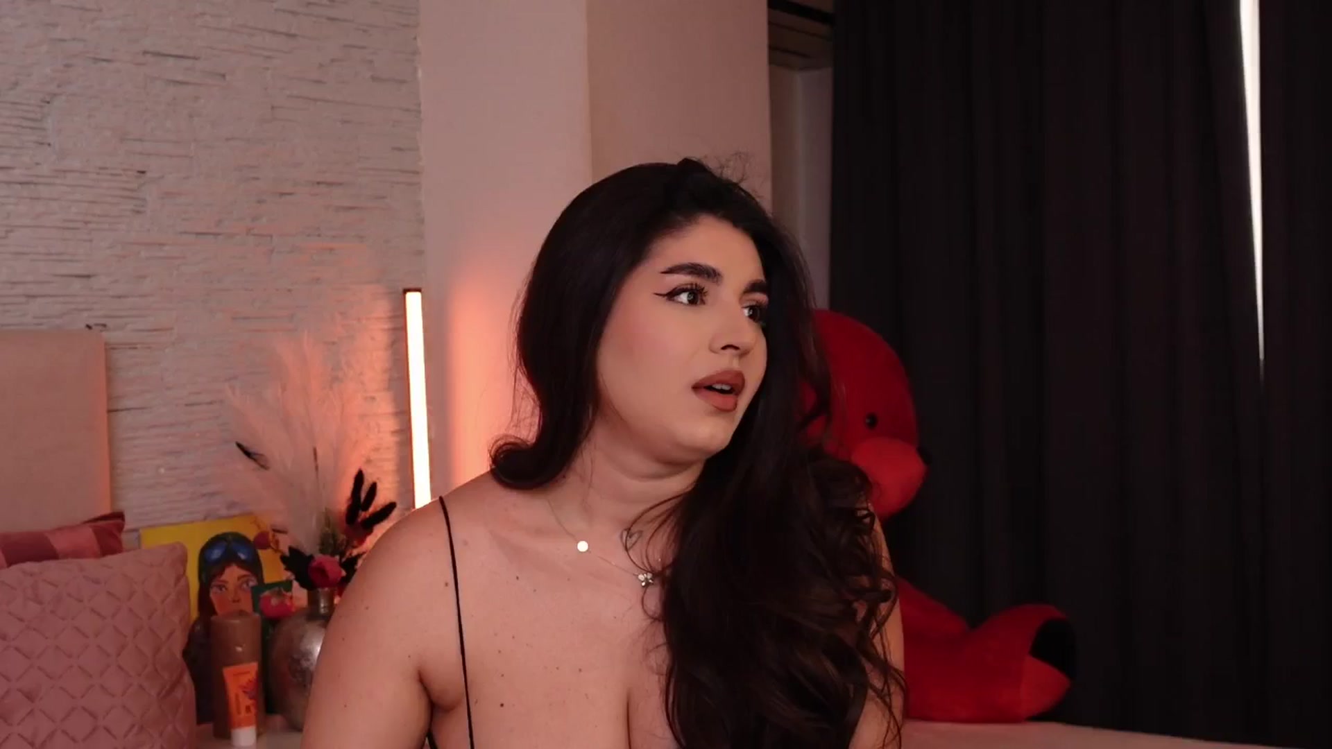 Gallery image thumbnail from RachelS's myfreecams stream on, 02/06/2025, 07:54 image 18 of 20
