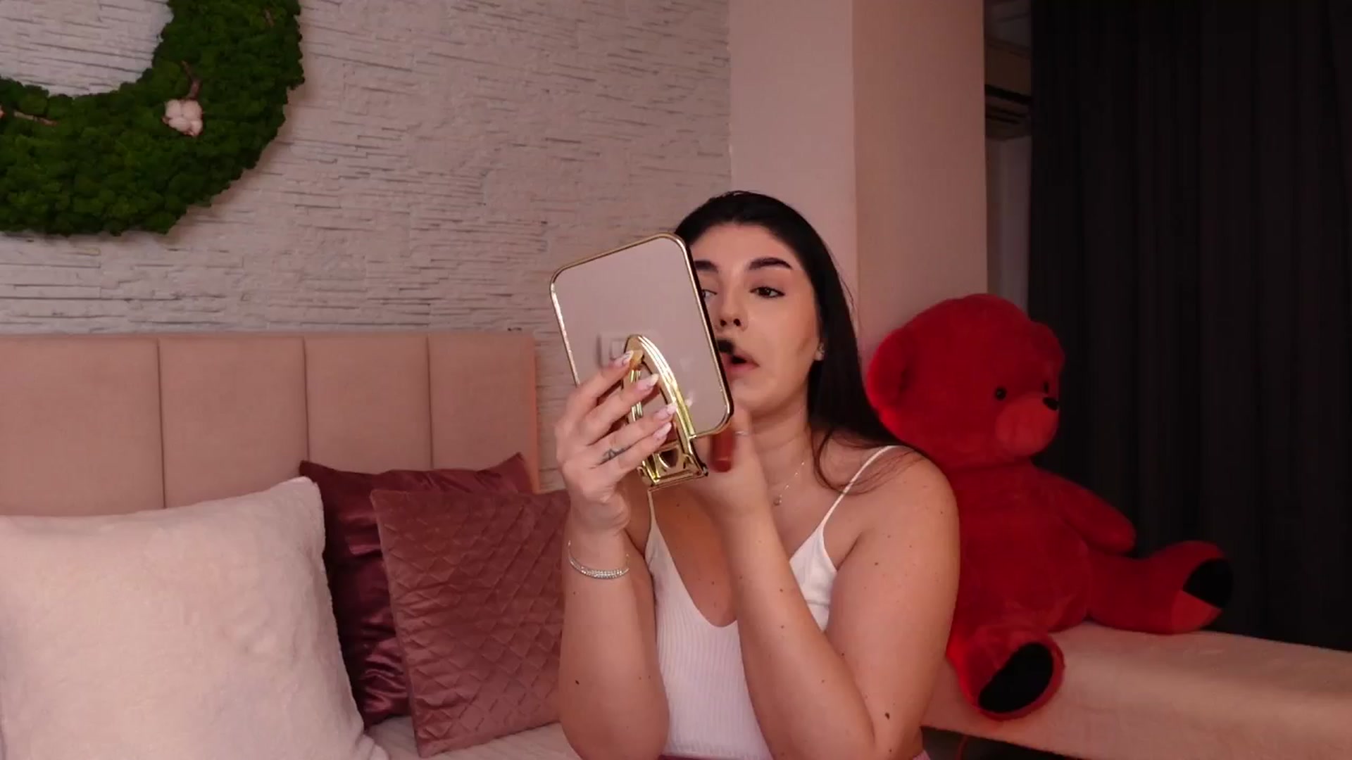 Gallery image thumbnail from RachelS's myfreecams stream on, 02/10/2025, 07:32 image 2 of 20