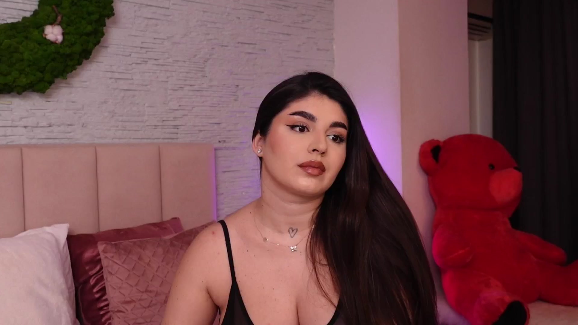 Gallery image thumbnail from RachelS's myfreecams stream on, 02/11/2025, 12:39 image 4 of 20