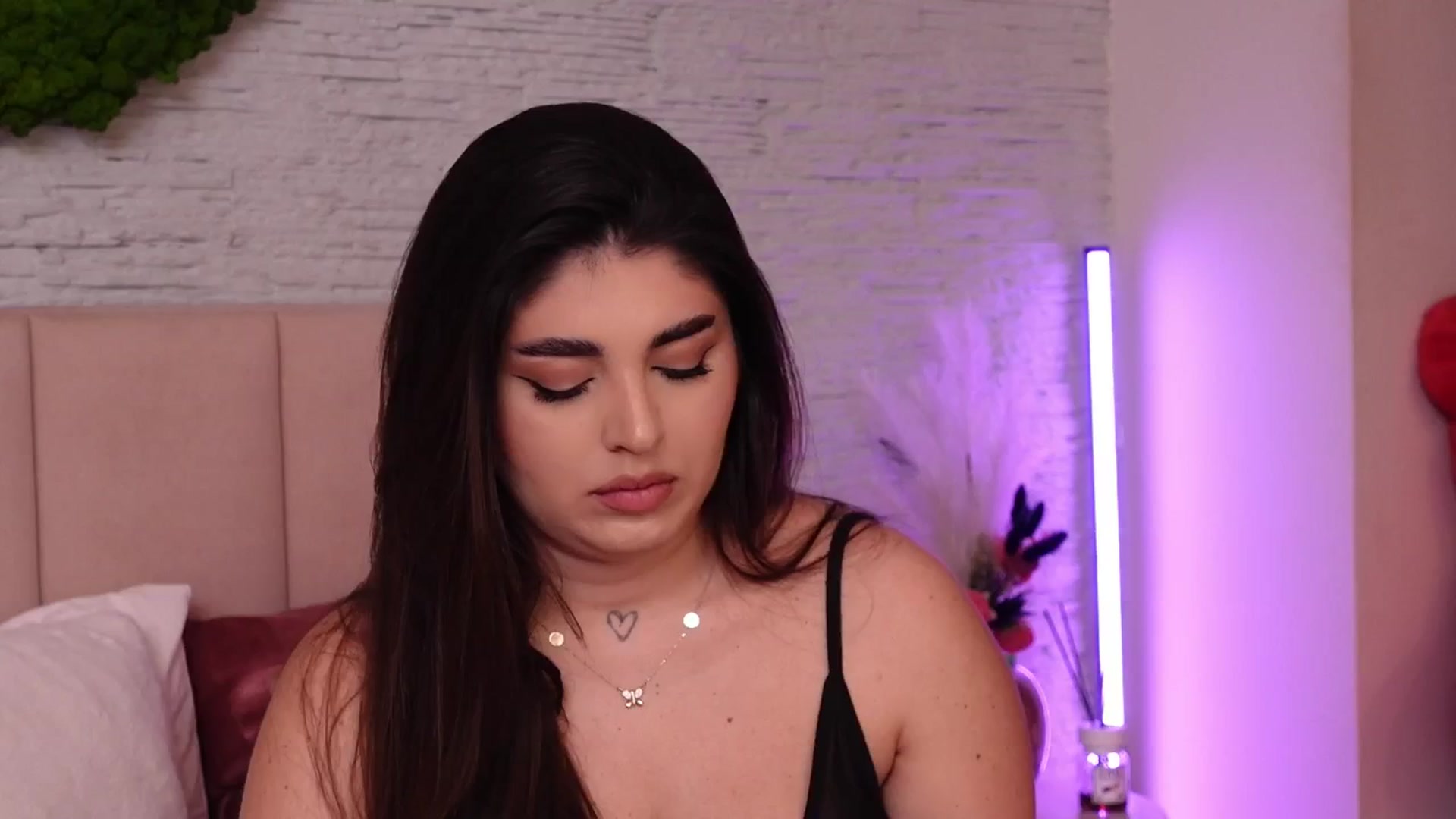 Gallery image thumbnail from RachelS's myfreecams stream on, 02/11/2025, 13:13 image 7 of 20