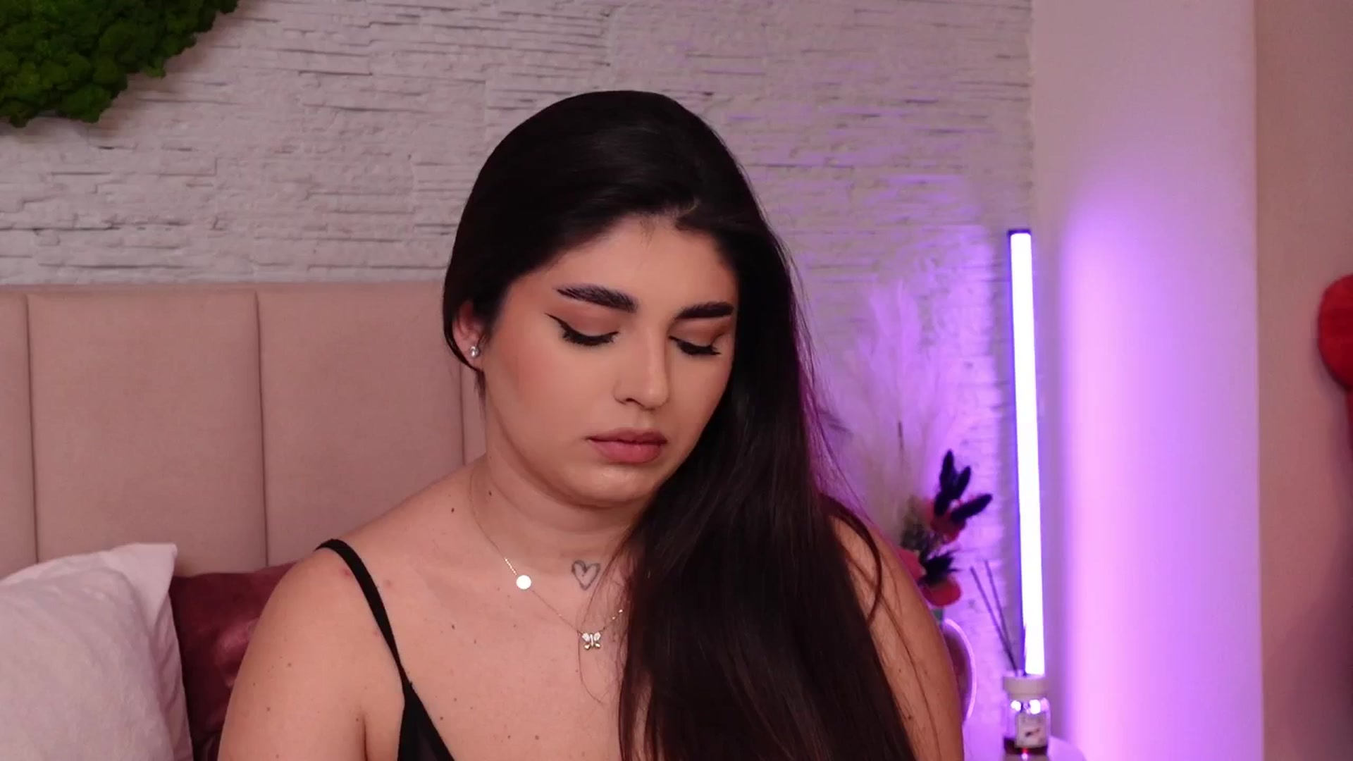 Gallery image thumbnail from RachelS's myfreecams stream on, 02/11/2025, 13:13 image 11 of 20