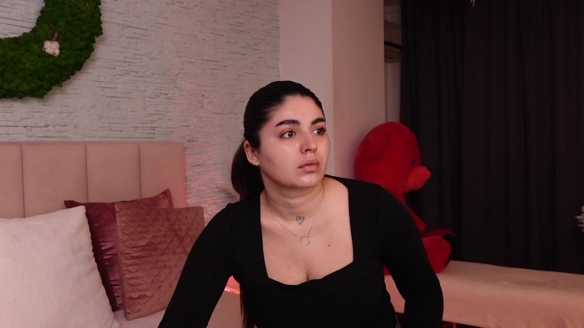 Gallery image thumbnail from RachelS's myfreecams stream on, 02/24/2025, 07:39 image 1 of 20