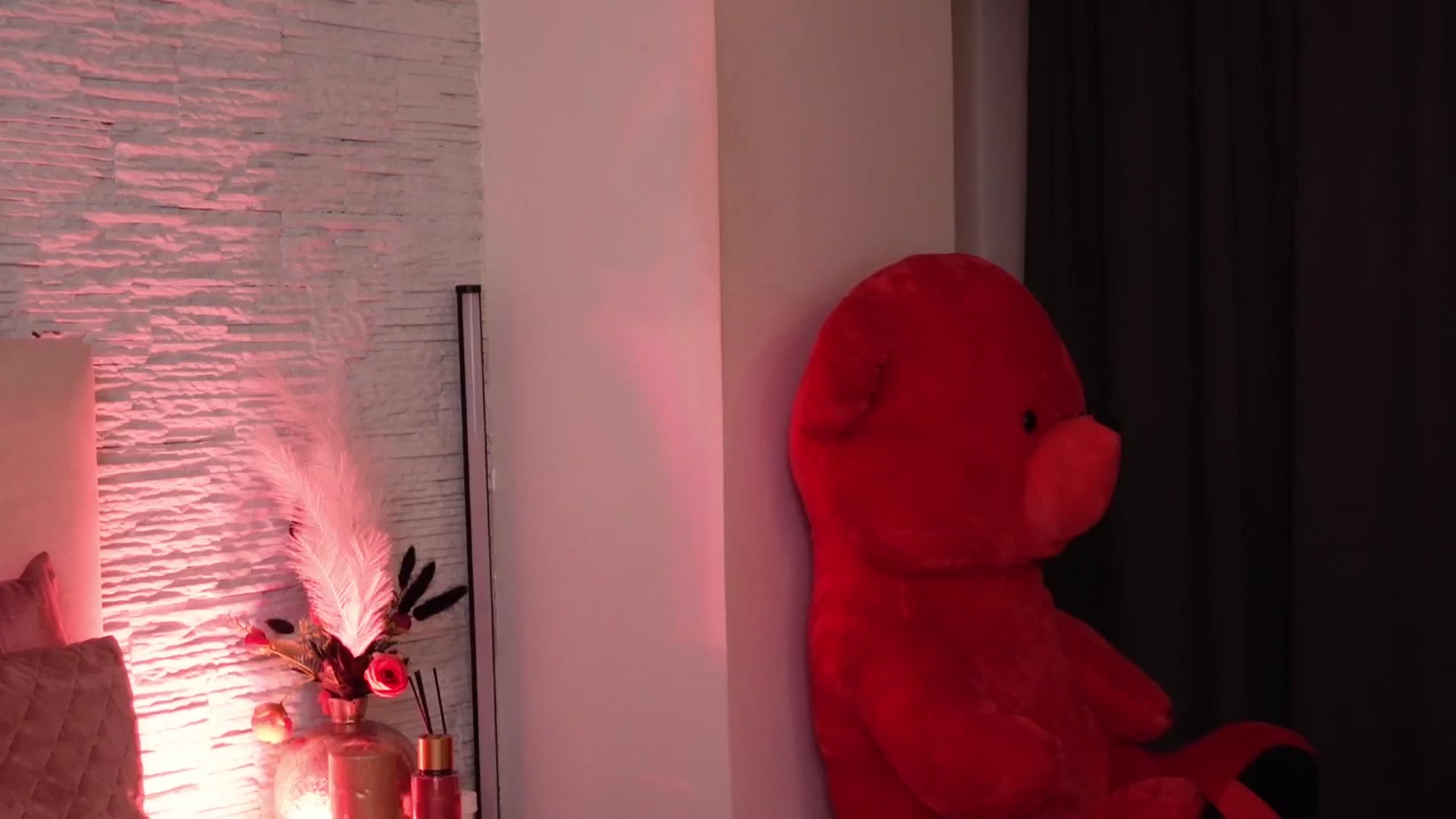 Gallery image thumbnail from RachelS's myfreecams stream on, 02/26/2025, 06:41 image 5 of 20