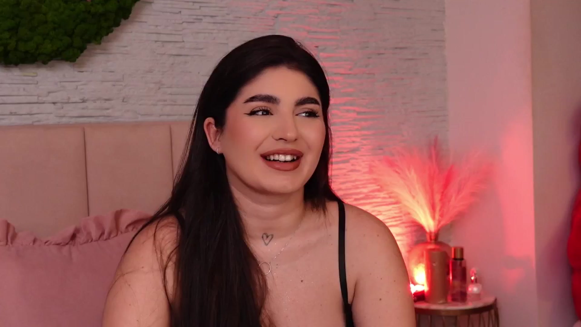 Gallery image thumbnail from RachelS's myfreecams stream on, 02/28/2025, 07:55 image 19 of 20