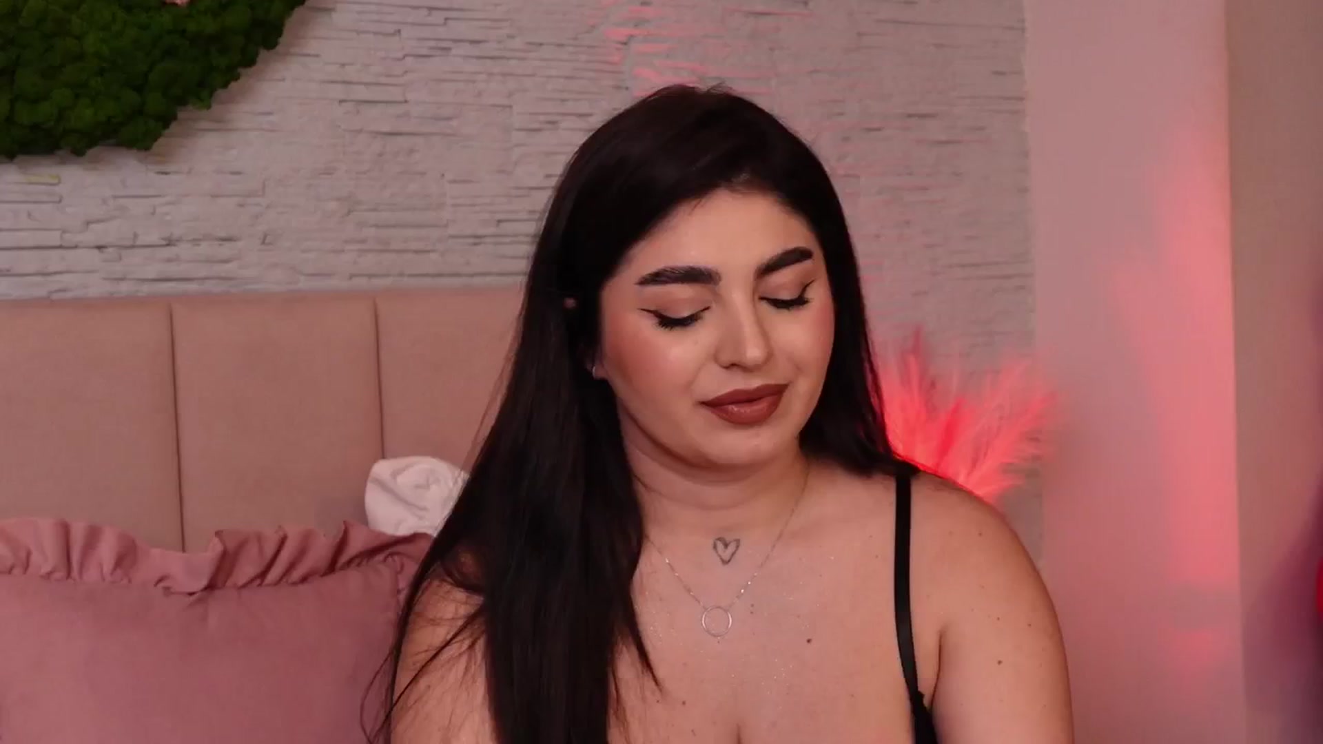 Gallery image thumbnail from RachelS's myfreecams stream on, 02/28/2025, 07:55 image 7 of 20
