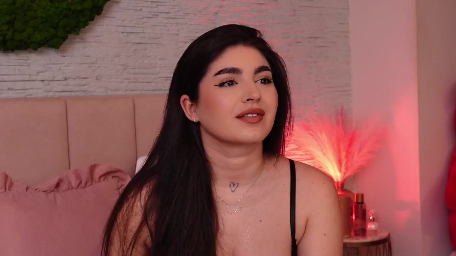 Gallery image thumbnail from RachelS's myfreecams stream on, 02/28/2025, 07:55 image 14 of 20