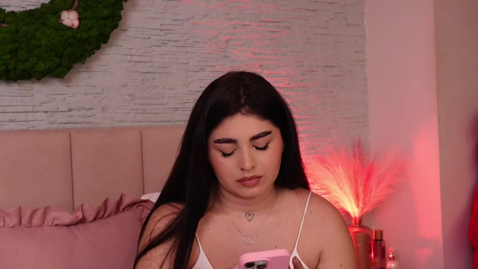 Gallery image thumbnail from RachelS's myfreecams stream on, 02/28/2025, 09:26 image 1 of 20