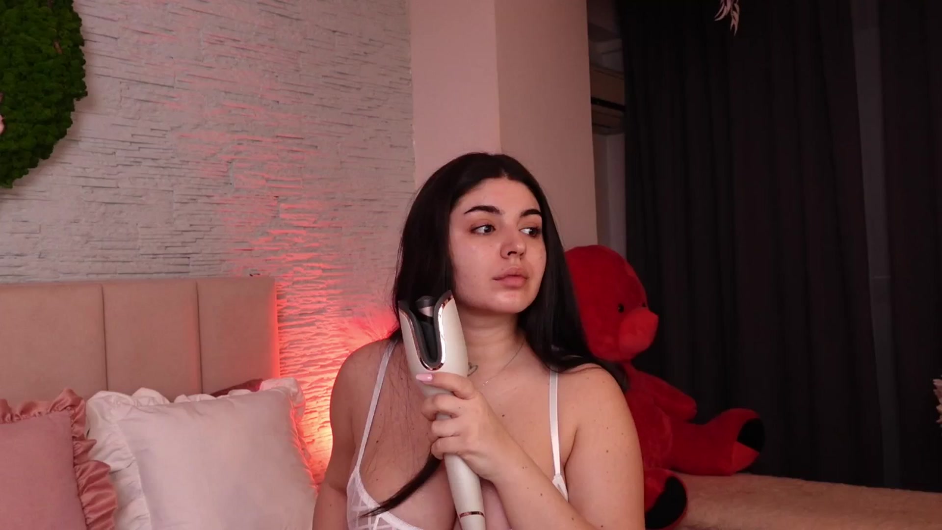 Gallery image thumbnail from RachelS's myfreecams stream on, 03/01/2025, 05:41 image 5 of 20