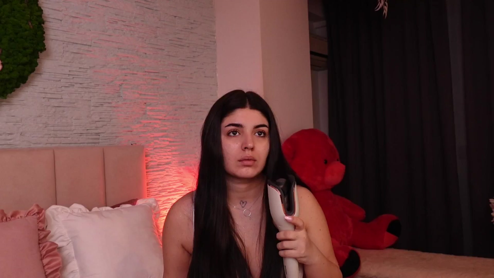 Gallery image thumbnail from RachelS's myfreecams stream on, 03/01/2025, 05:41 image 2 of 20