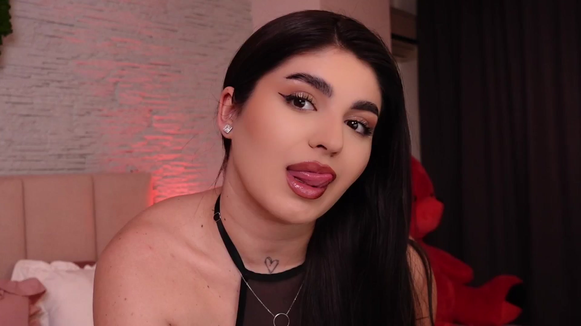 Gallery image thumbnail from RachelS's myfreecams stream on, 03/02/2025, 10:52 image 8 of 20