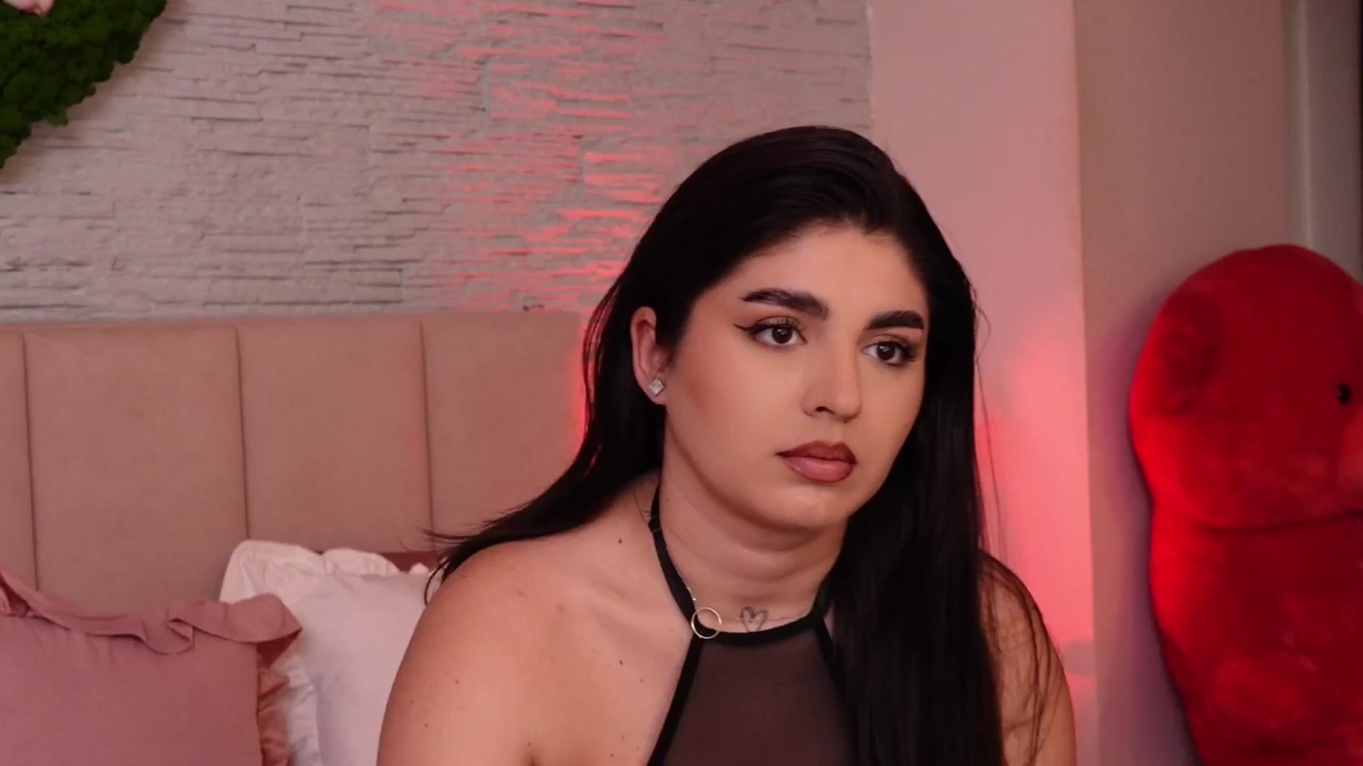 Gallery image thumbnail from RachelS's myfreecams stream on, 03/02/2025, 10:52 image 18 of 20