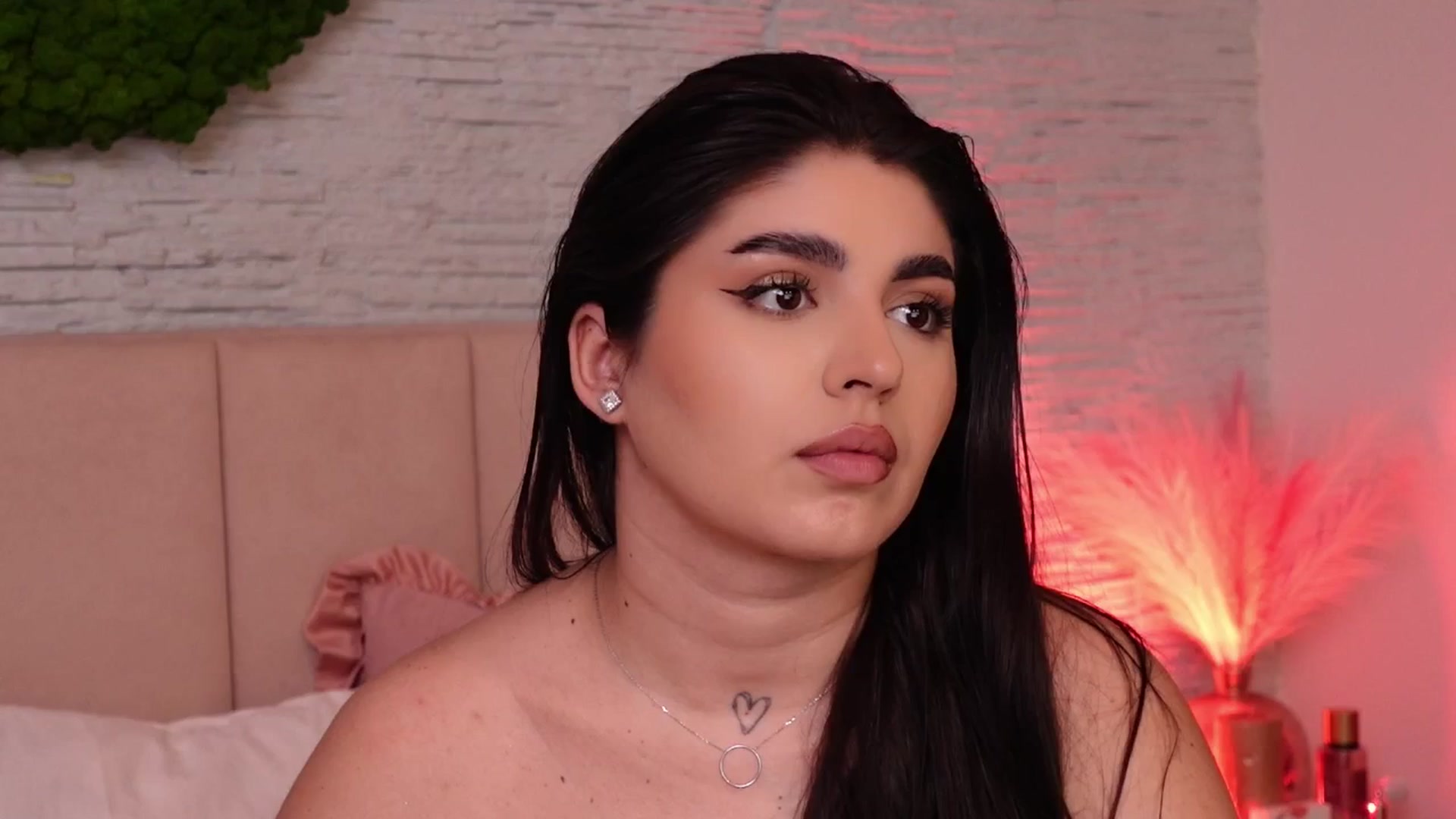 Gallery image thumbnail from RachelS's myfreecams stream on, 03/02/2025, 14:24 image 4 of 20