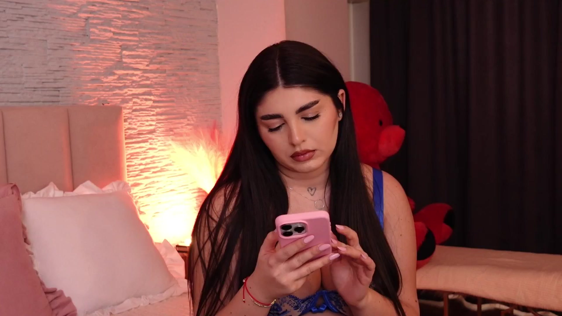 Gallery image thumbnail from RachelS's myfreecams stream on, 03/05/2025, 10:12 image 5 of 20