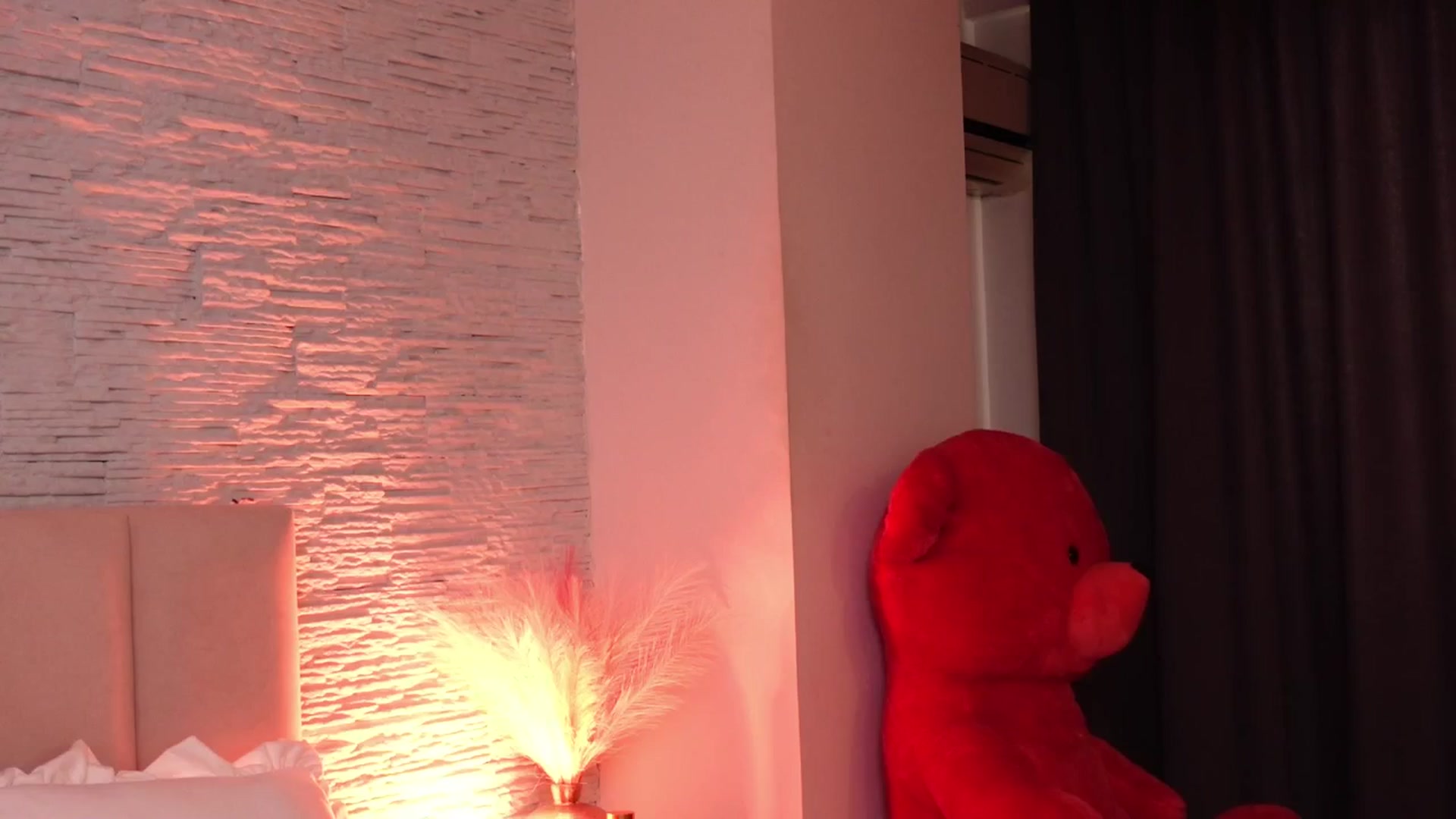 Gallery image thumbnail from RachelS's myfreecams stream on, 03/05/2025, 10:12 image 17 of 20