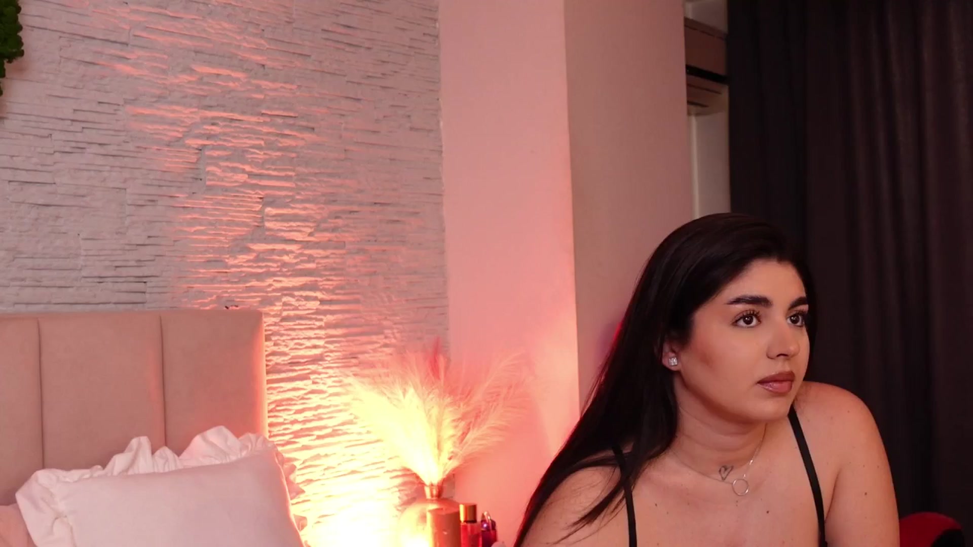 Gallery image thumbnail from RachelS's myfreecams stream on, 03/06/2025, 11:20 image 1 of 20