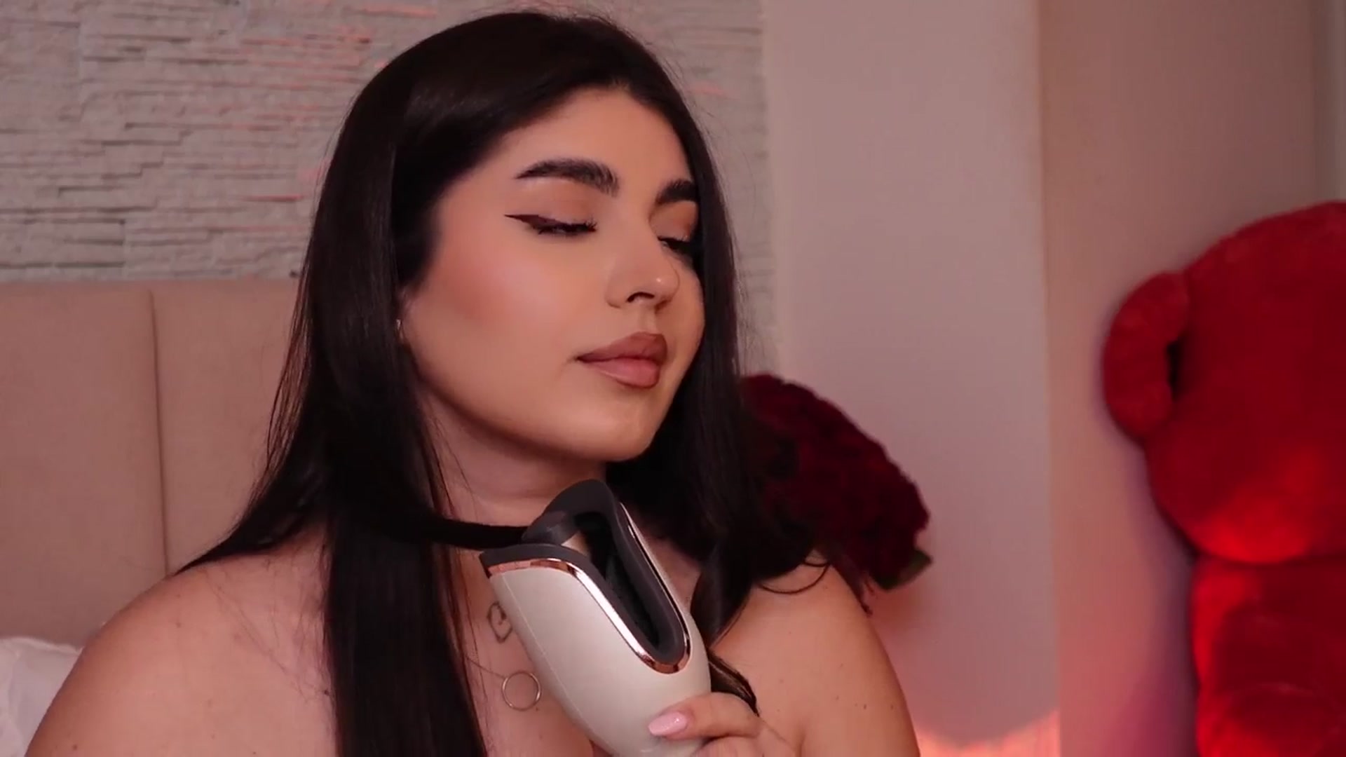 Gallery image thumbnail from RachelS's myfreecams stream on, 03/09/2025, 12:08 image 16 of 20
