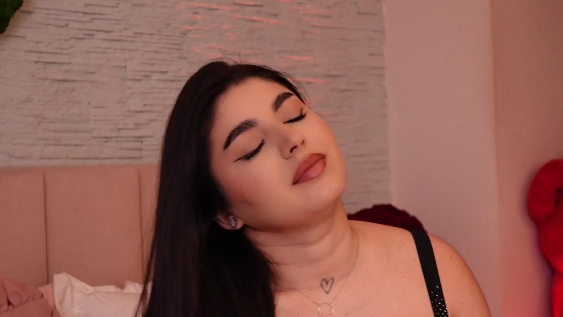 Gallery image thumbnail from RachelS's myfreecams stream on, 03/11/2025, 11:45 image 13 of 20